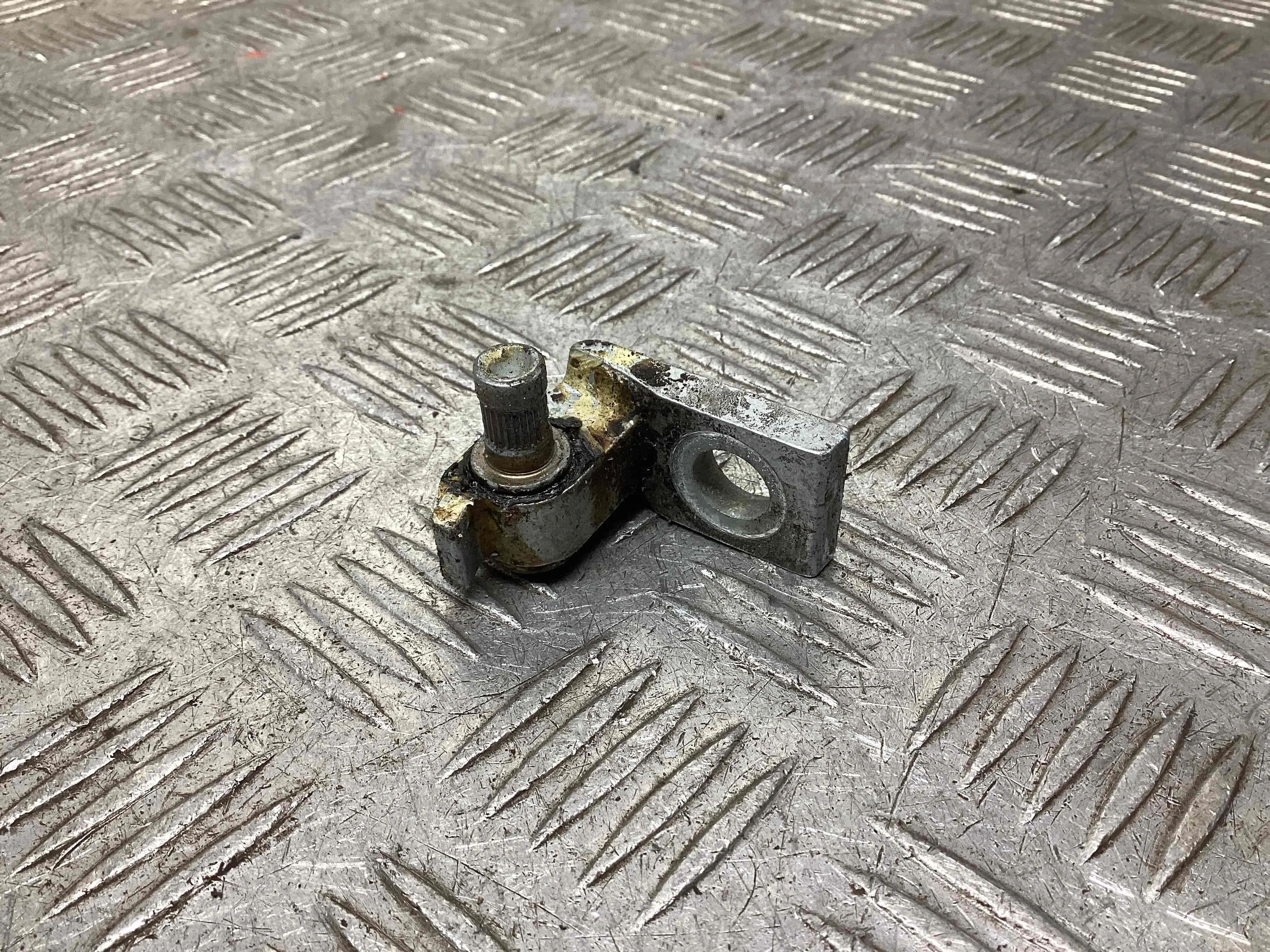 Петля двери передней левой Audi A6 A6 C5 (4B) 1997-2001 1998 2,4 i Бензин АКПП Седан.