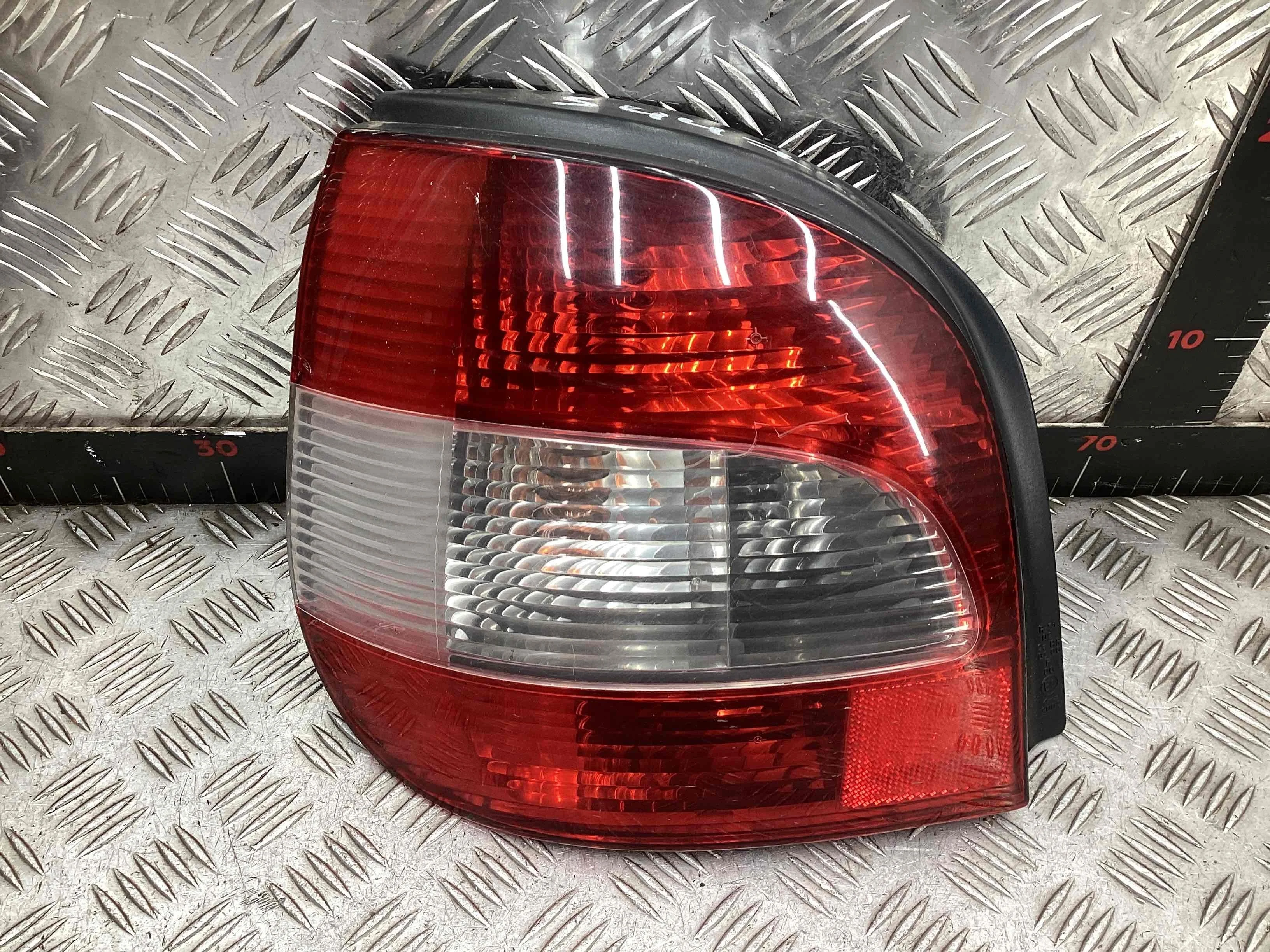 Фонарь задний левый Renault Scenic Scenic I (JA) 1999-2003 рестайлинг 2001 1,6 i Бензин АКПП Минивэн.