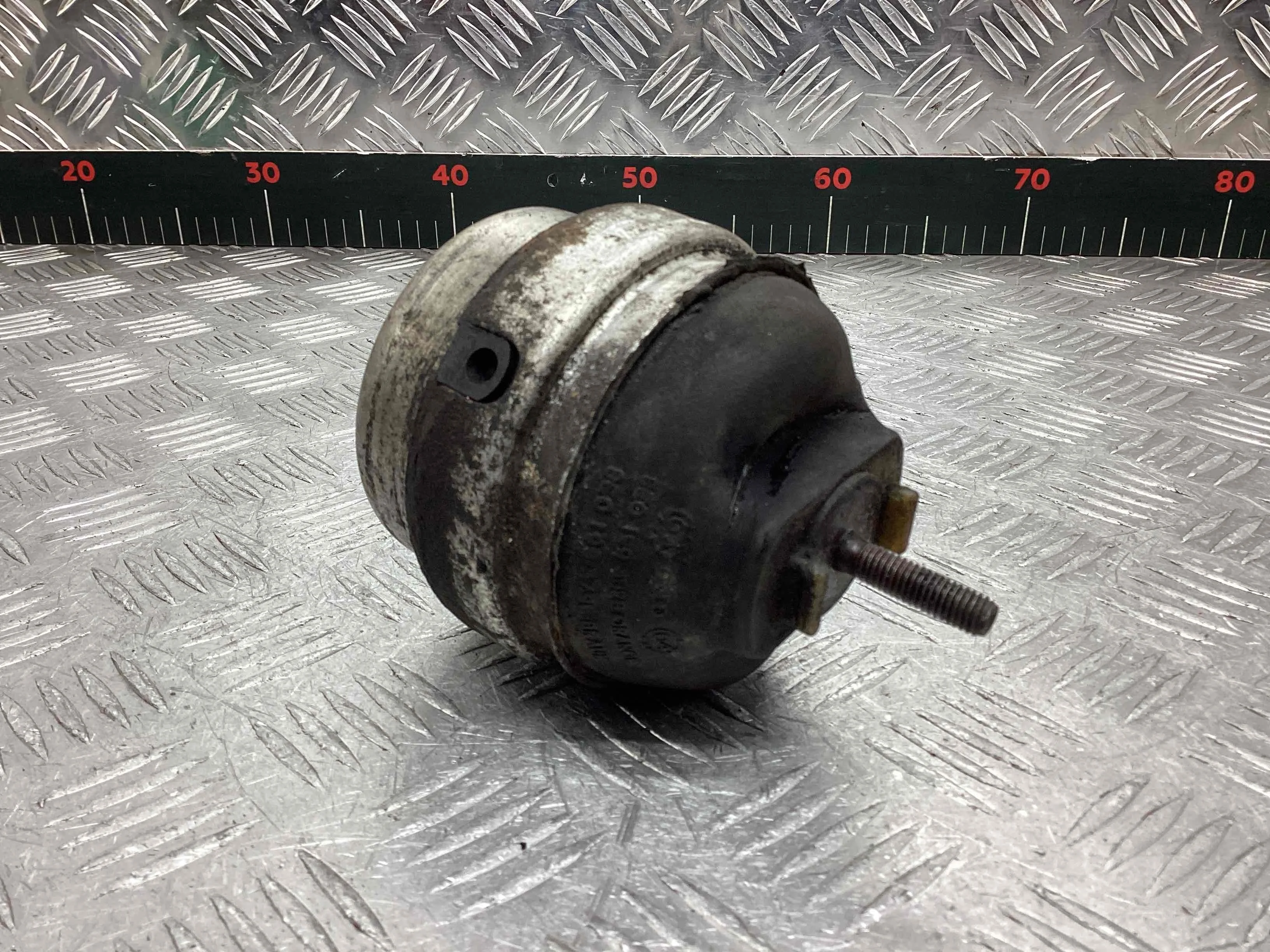 Подушка крепления двигателя Audi A4 A4 B6 (8EC, 8E5) 2000-2004 2003 1,9 TDi Дизель МКПП 5ст. Универсал.