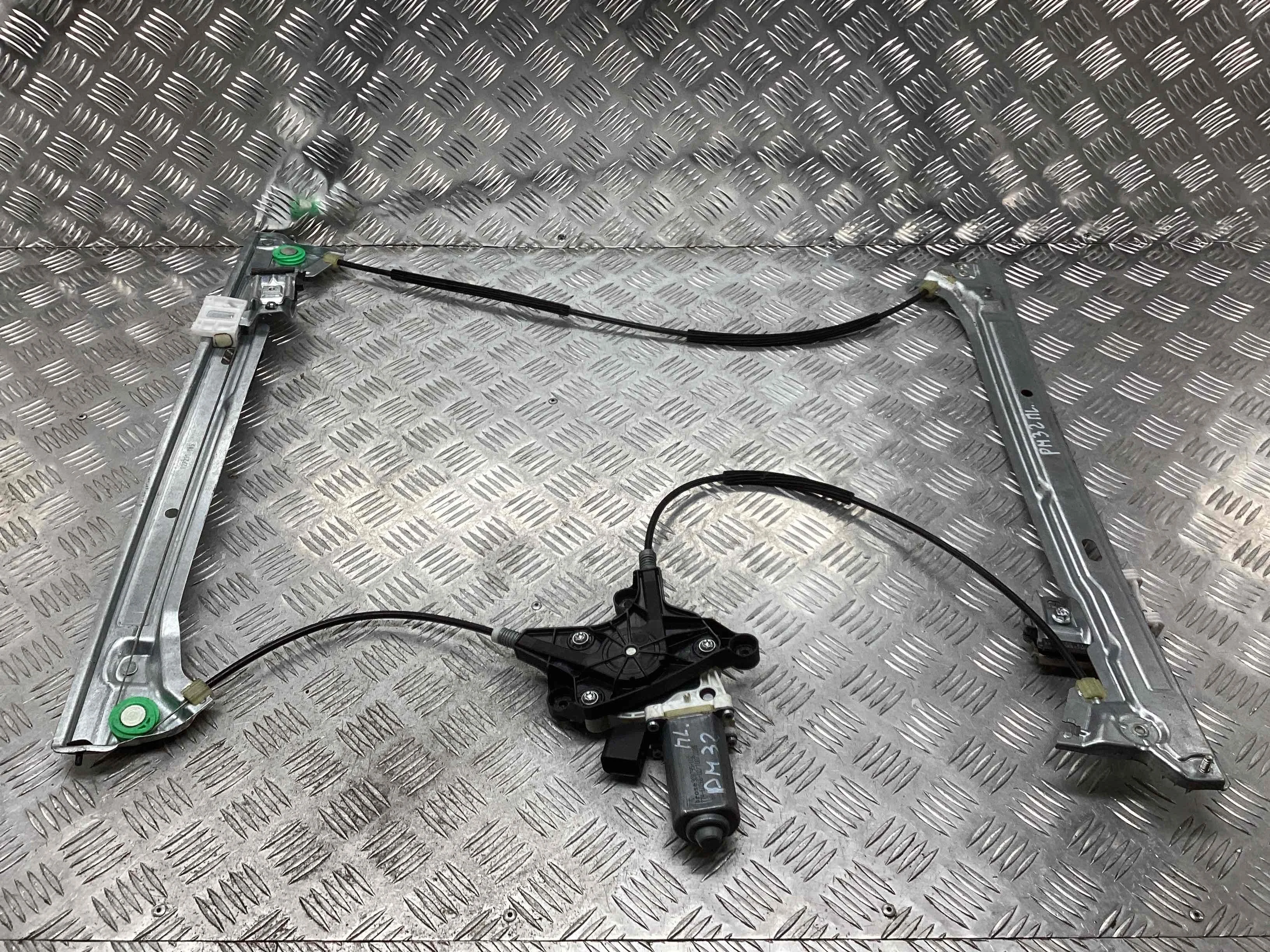 Стеклоподъемник передний левый Mercedes Vito II (W639) 2003-2010  2008 2,2 CDi Дизель МКПП 6ст. Микроавтобус.