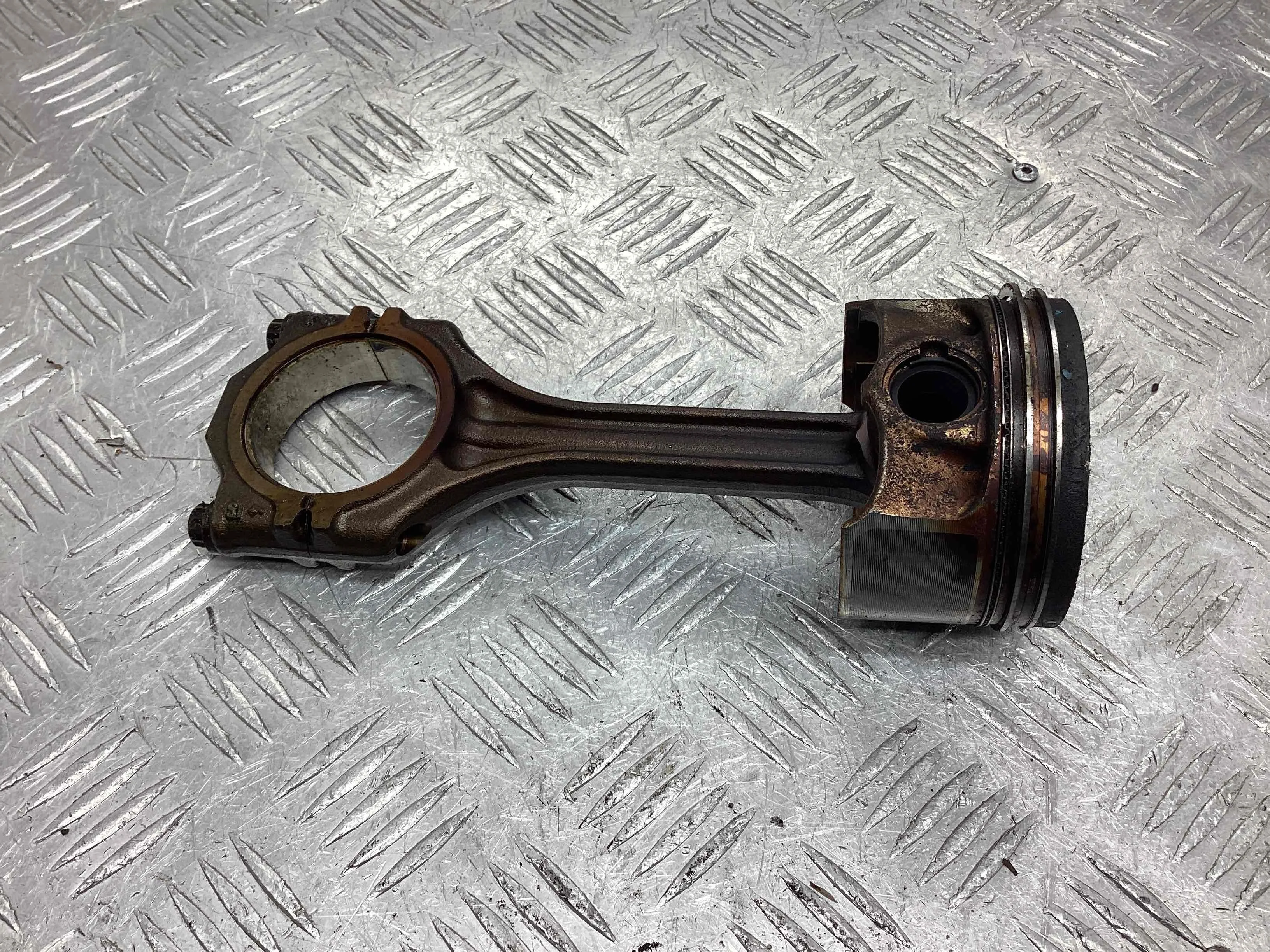 Поршень Seat Leon Leon II (1P) 2005-2012 2008 1,4 TSi Бензин МКПП Хэтчбек.