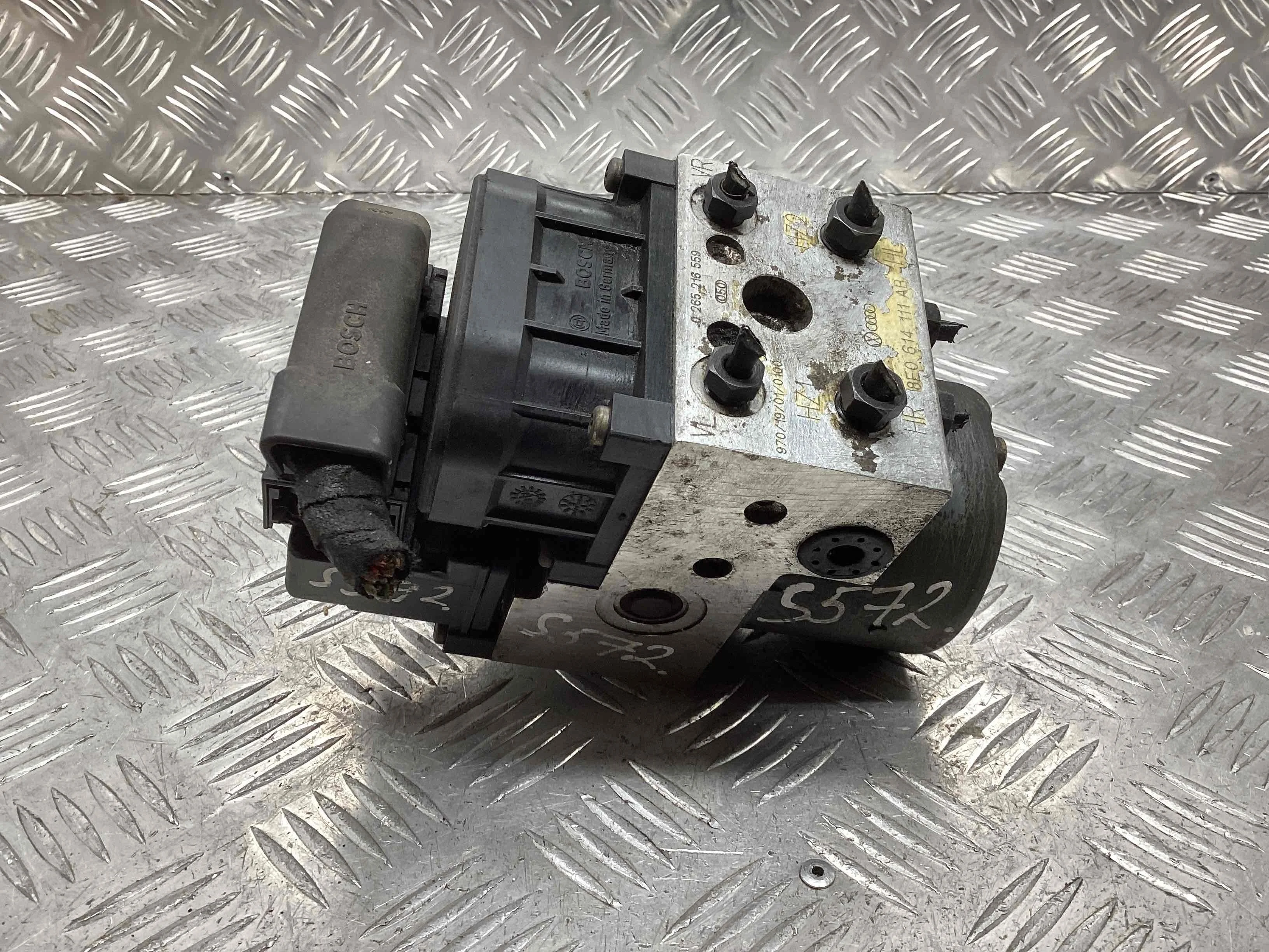 Блок ABS Volkswagen Passat Passat B5 (3B) 1996-2000 1999 1,6 i Бензин МКПП 5ст. Универсал.