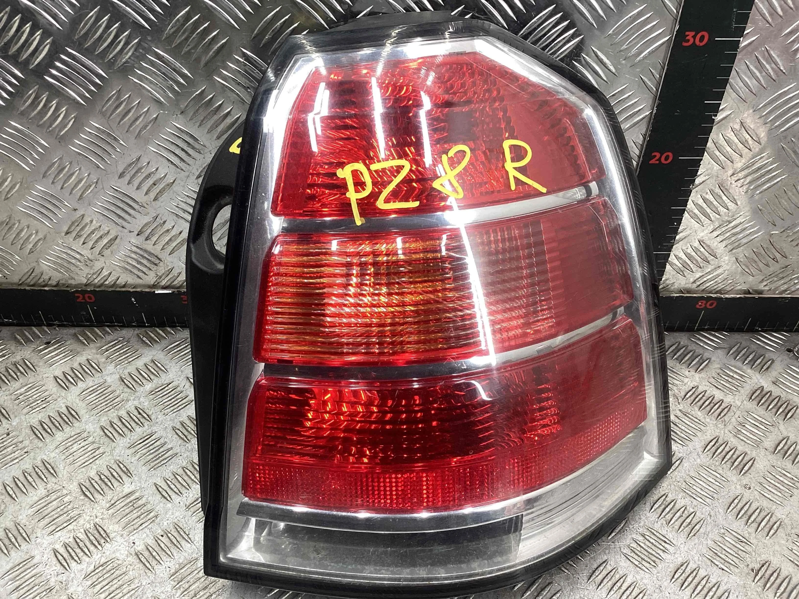 Фонарь задний правый Opel Zafira Zafira B 2005-2008 2005 2,2 i Бензин МКПП 6ст. Минивэн.