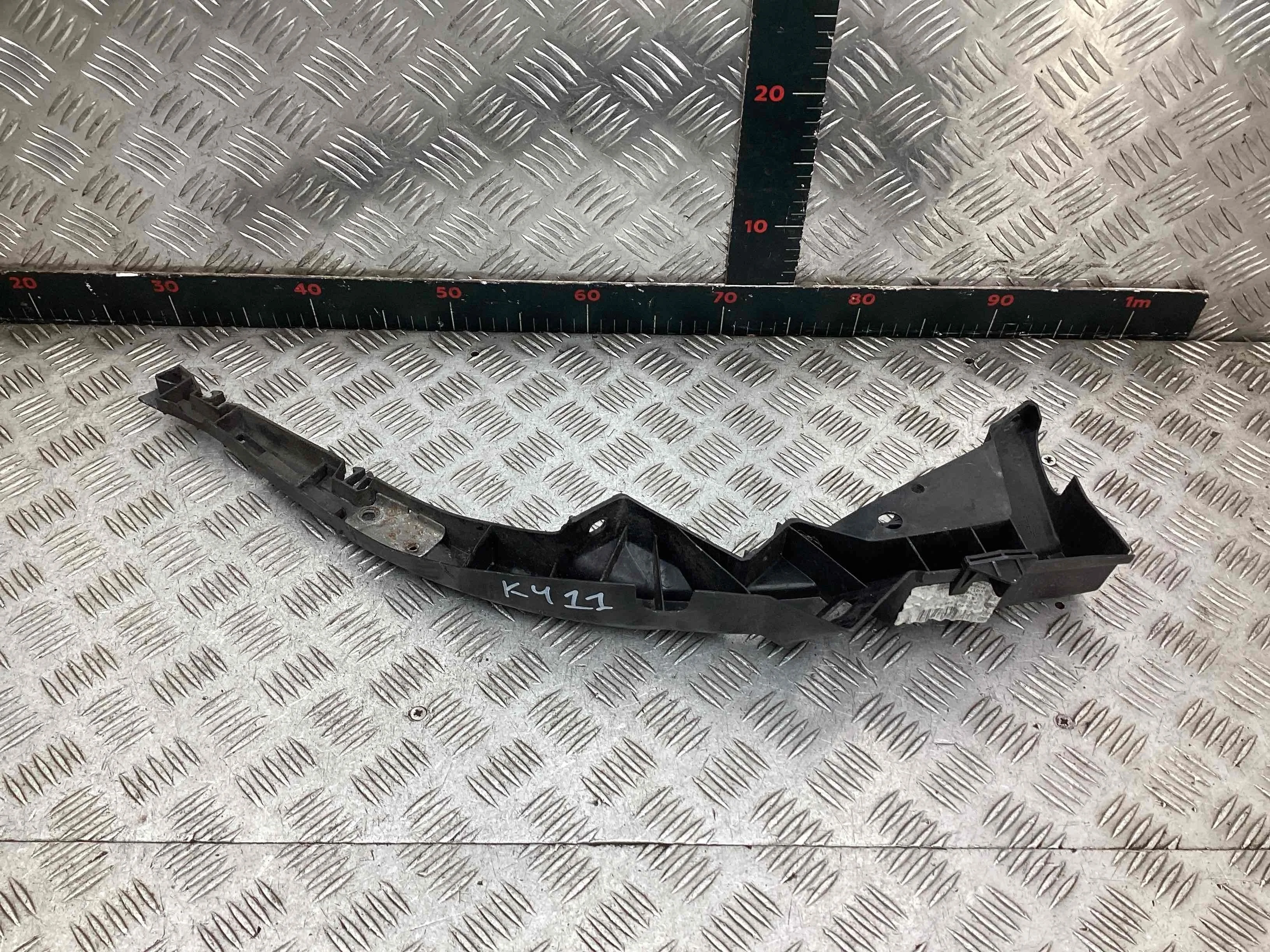 Кронштейн крепления бампера переднего Volkswagen Passat Passat B5 (3B) 1996-2000 1997 1,8 i Бензин АКПП Универсал.