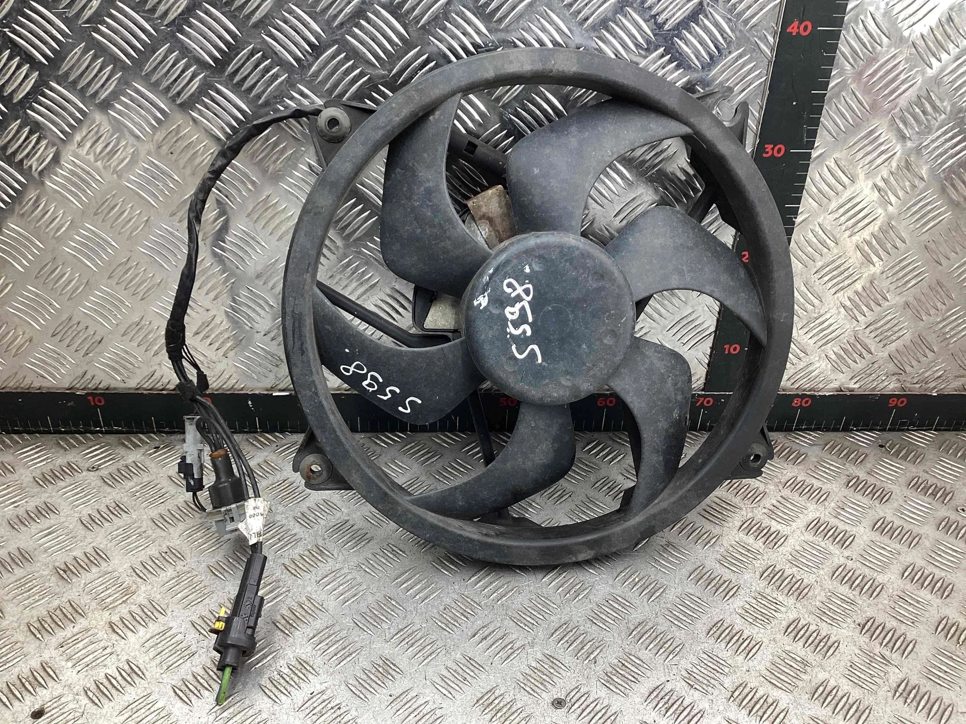 Вентилятор радиатора Peugeot 407 407 2004-2010 2007 2,0 HDi Дизель МКПП Универсал.