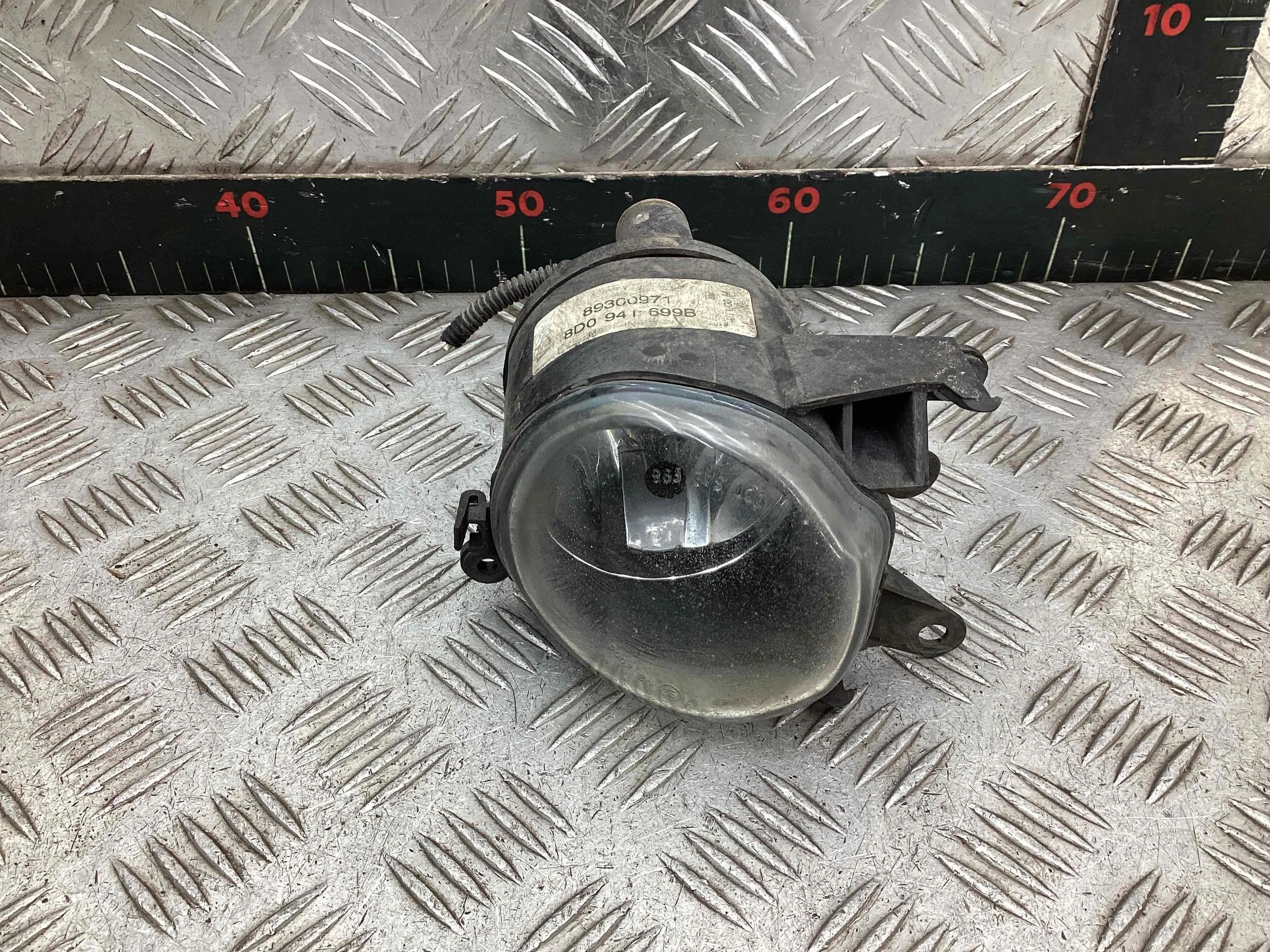 Фара противотуманная левая Audi A4 A4 B5 (8D) 1999-2001 рестайлинг 2000 2,4 i Бензин АКПП Универсал.