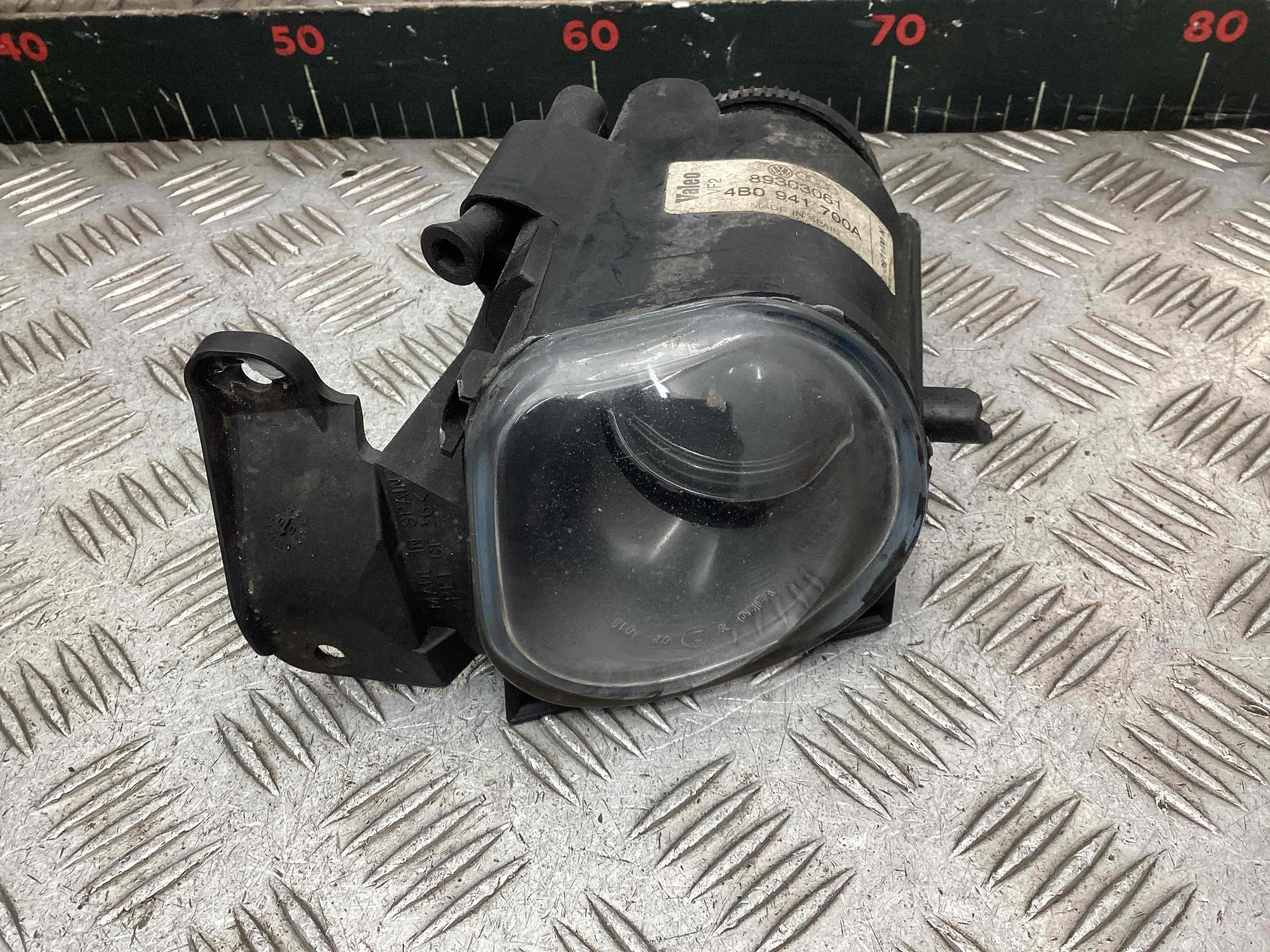 Фара противотуманная правая Audi A6 A6 C5 (4B) 1997-2001 2000 2,5 TDi Дизель МКПП 6ст. Универсал.