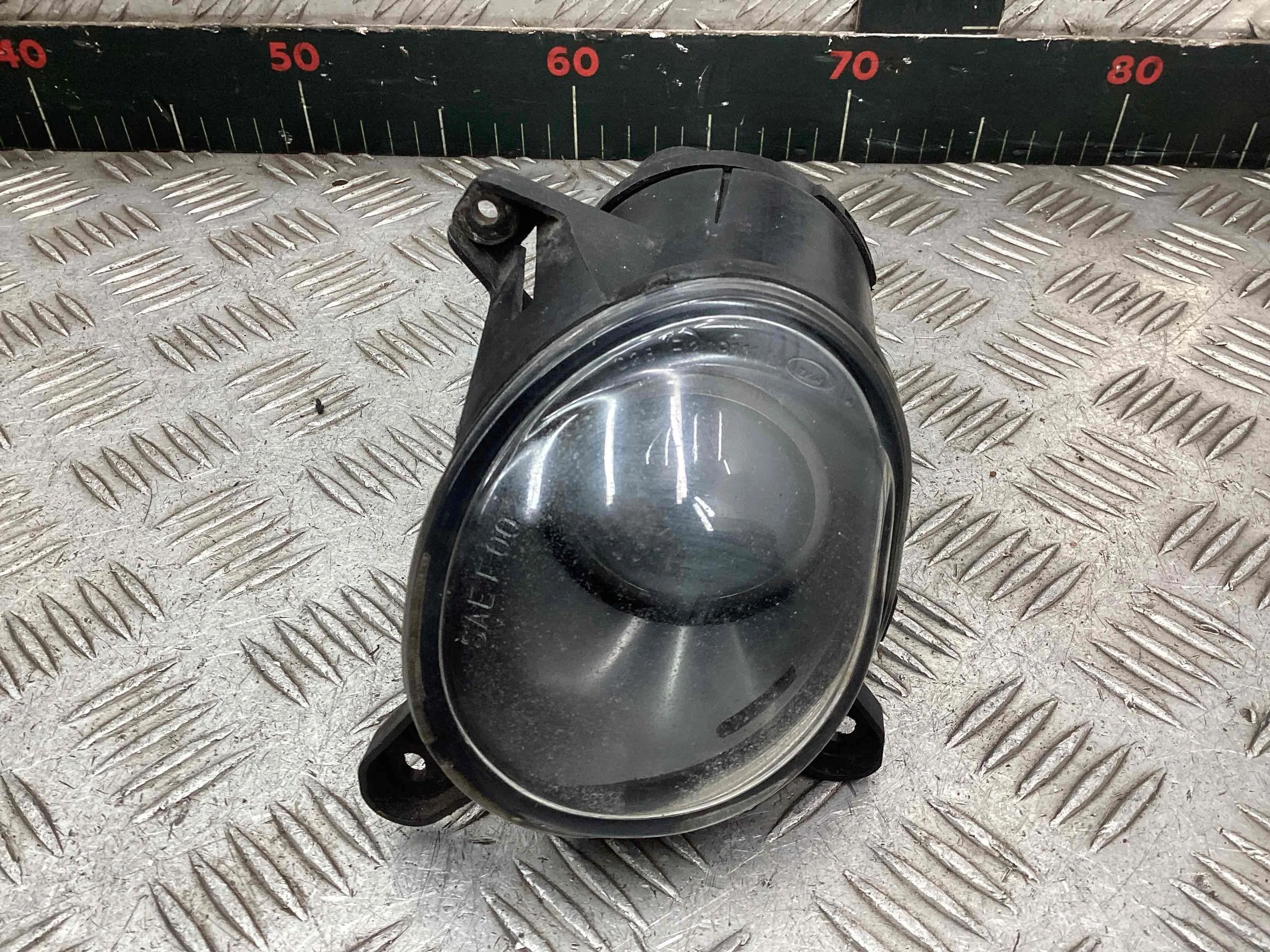 Фара противотуманная левая Volkswagen Passat Passat B5+ (3B) 2000-2005 рестайлинг 2003 2,0 i Бензин МКПП 5ст. Седан.