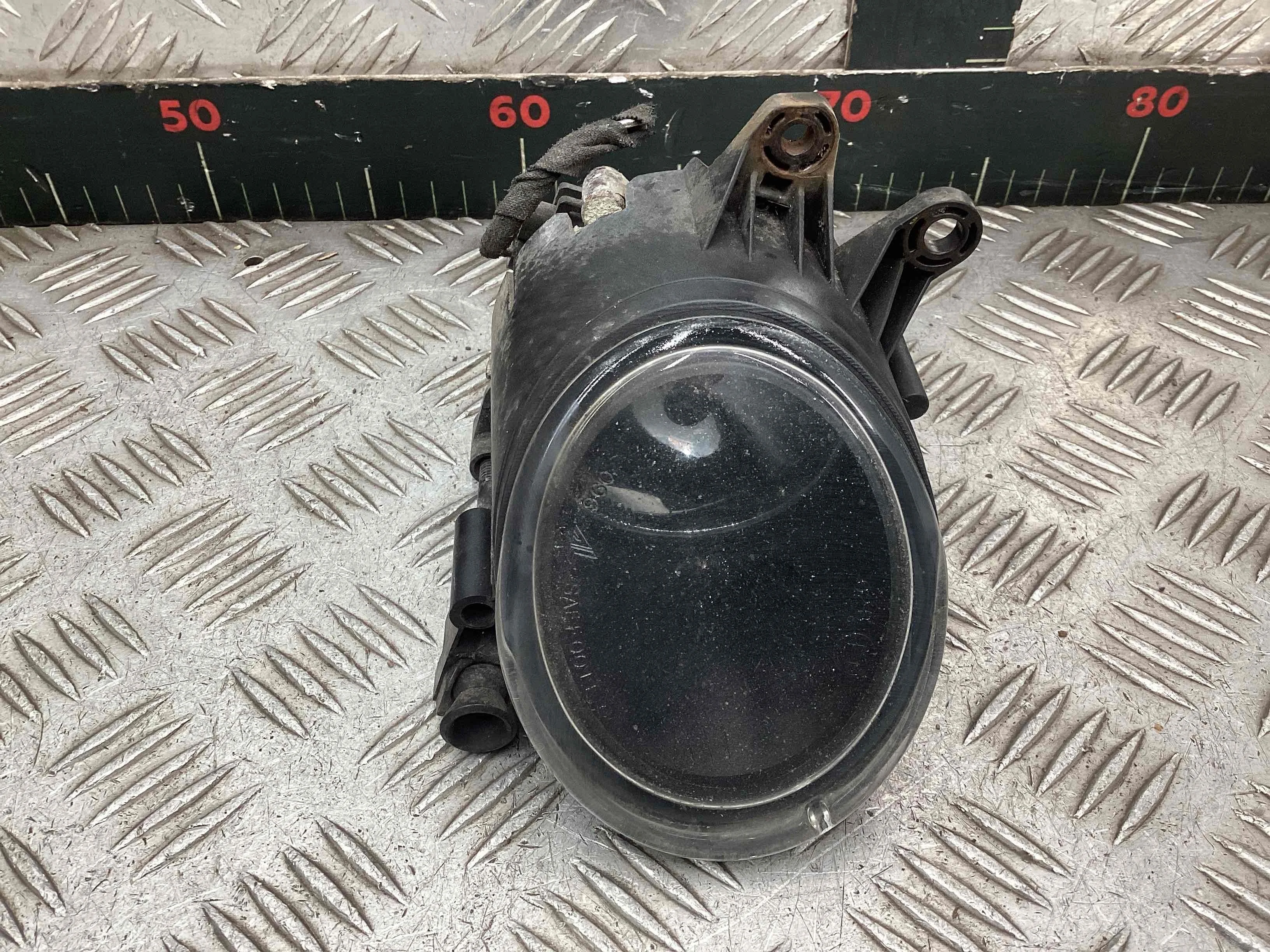 Фара противотуманная правая Audi A4 A4 B6 (8EC, 8E5) 2000-2004 2002 1,9 TDi Дизель МКПП 5ст. Универсал.