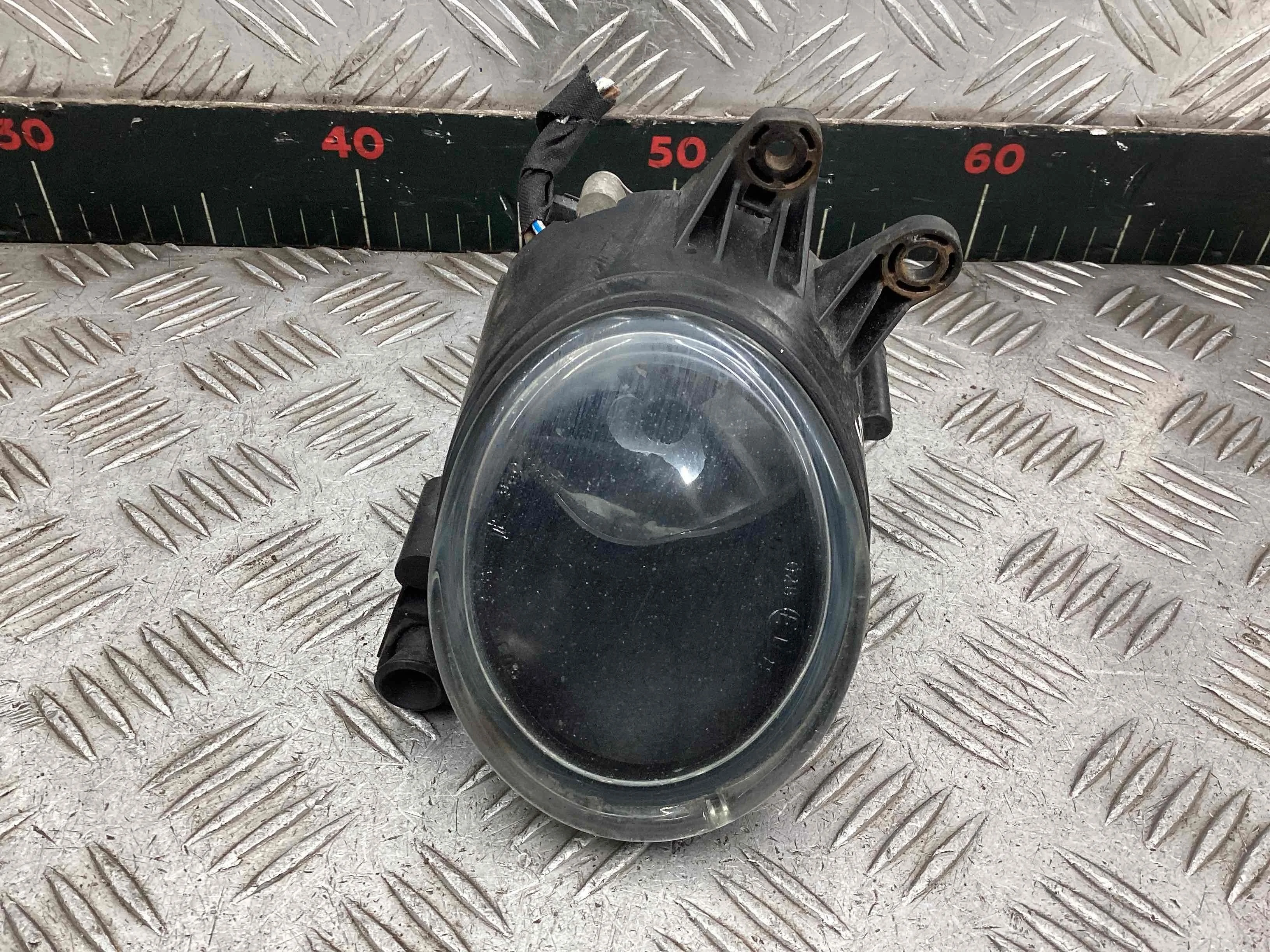 Фара противотуманная правая Audi A4 A4 B6 (8EC, 8E5) 2000-2004 2004 1,9 TDi Дизель МКПП 6ст. Универсал.