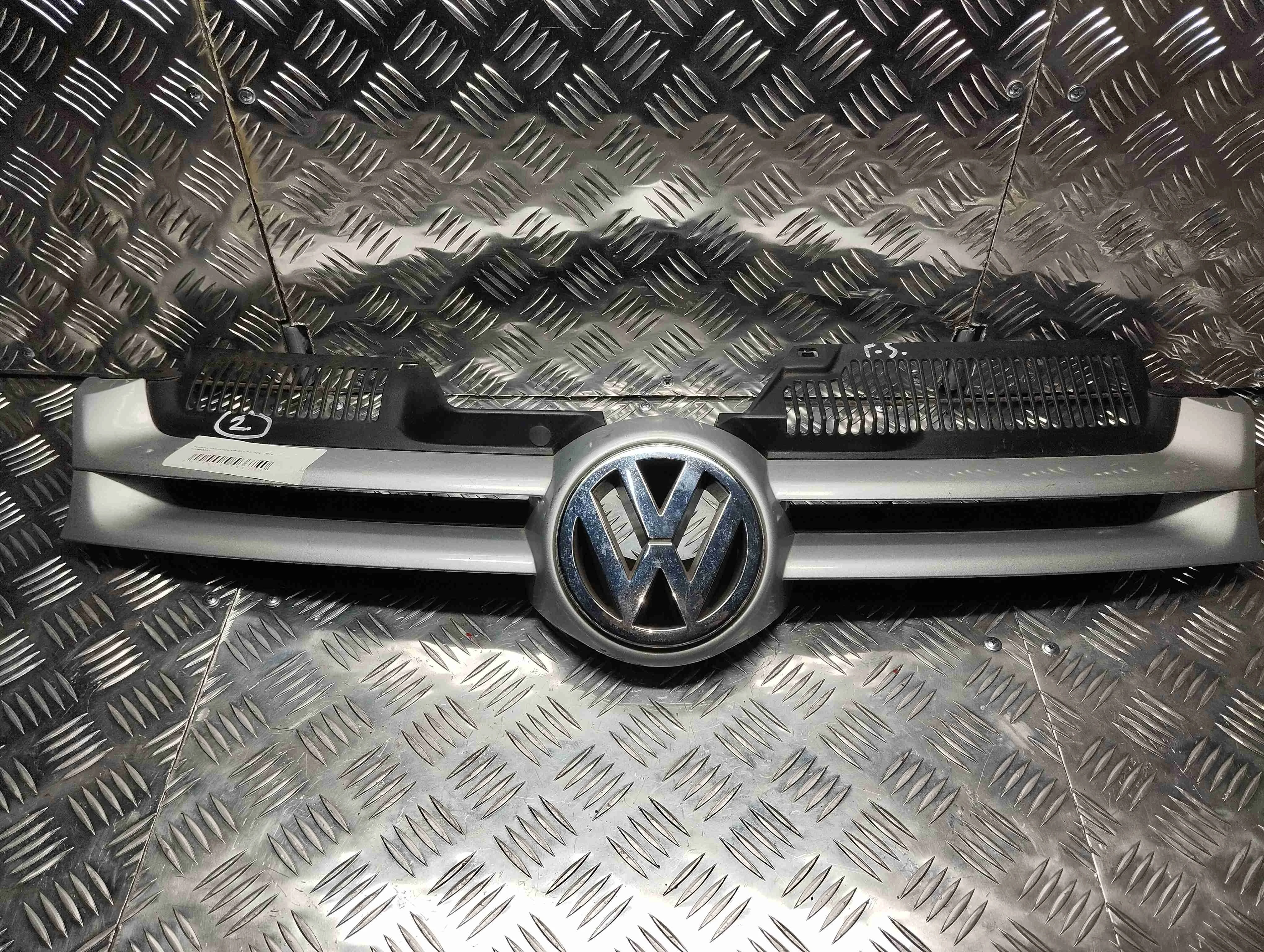 Решетка радиатора Volkswagen Golf Golf V (1K) 2004-2009 2005 1,9 TDi Дизель МКПП Хэтчбек.