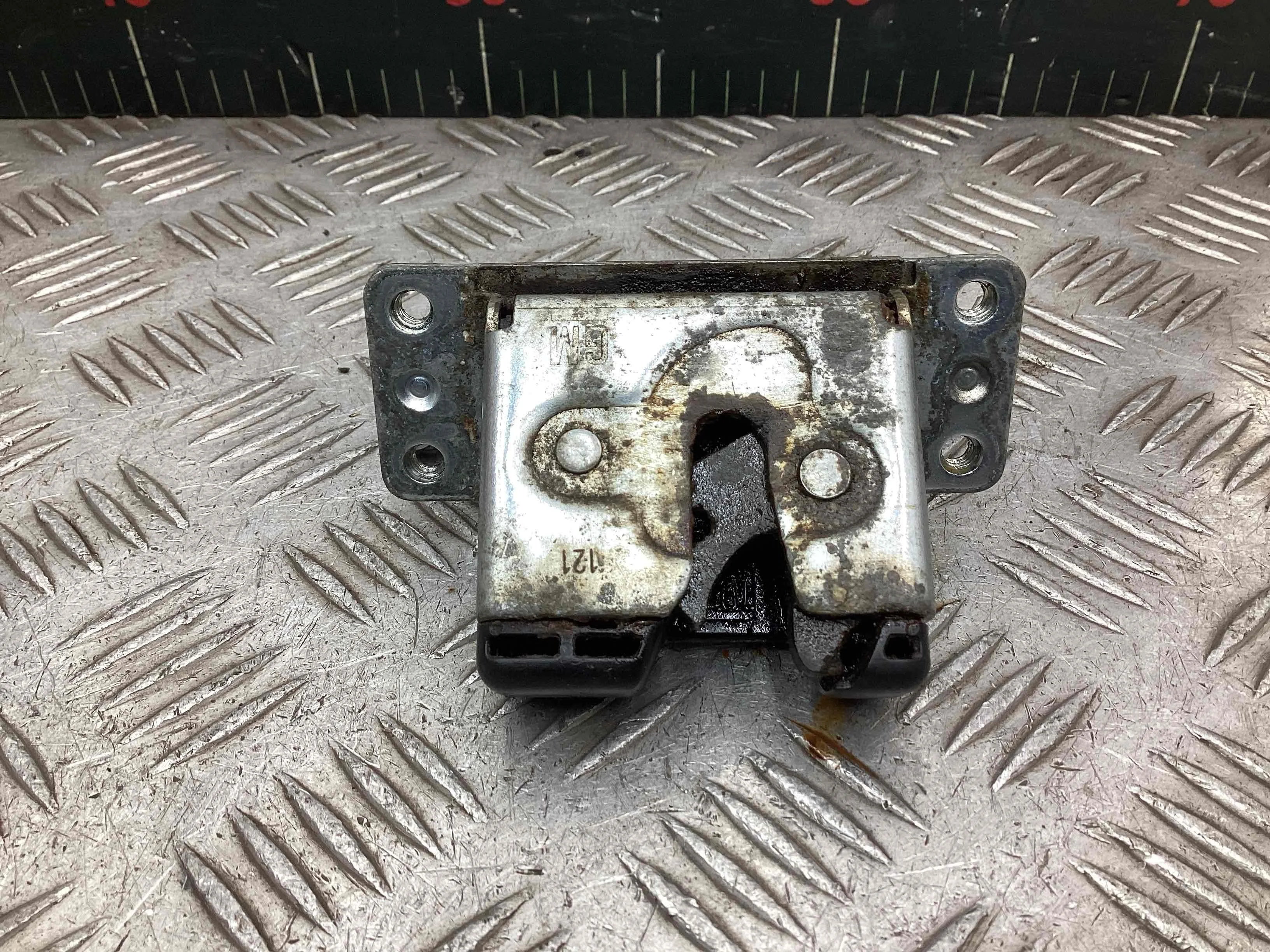 Замок багажника Opel Zafira Zafira A 1999-2003 2002 2,2 i Бензин АКПП Минивэн.