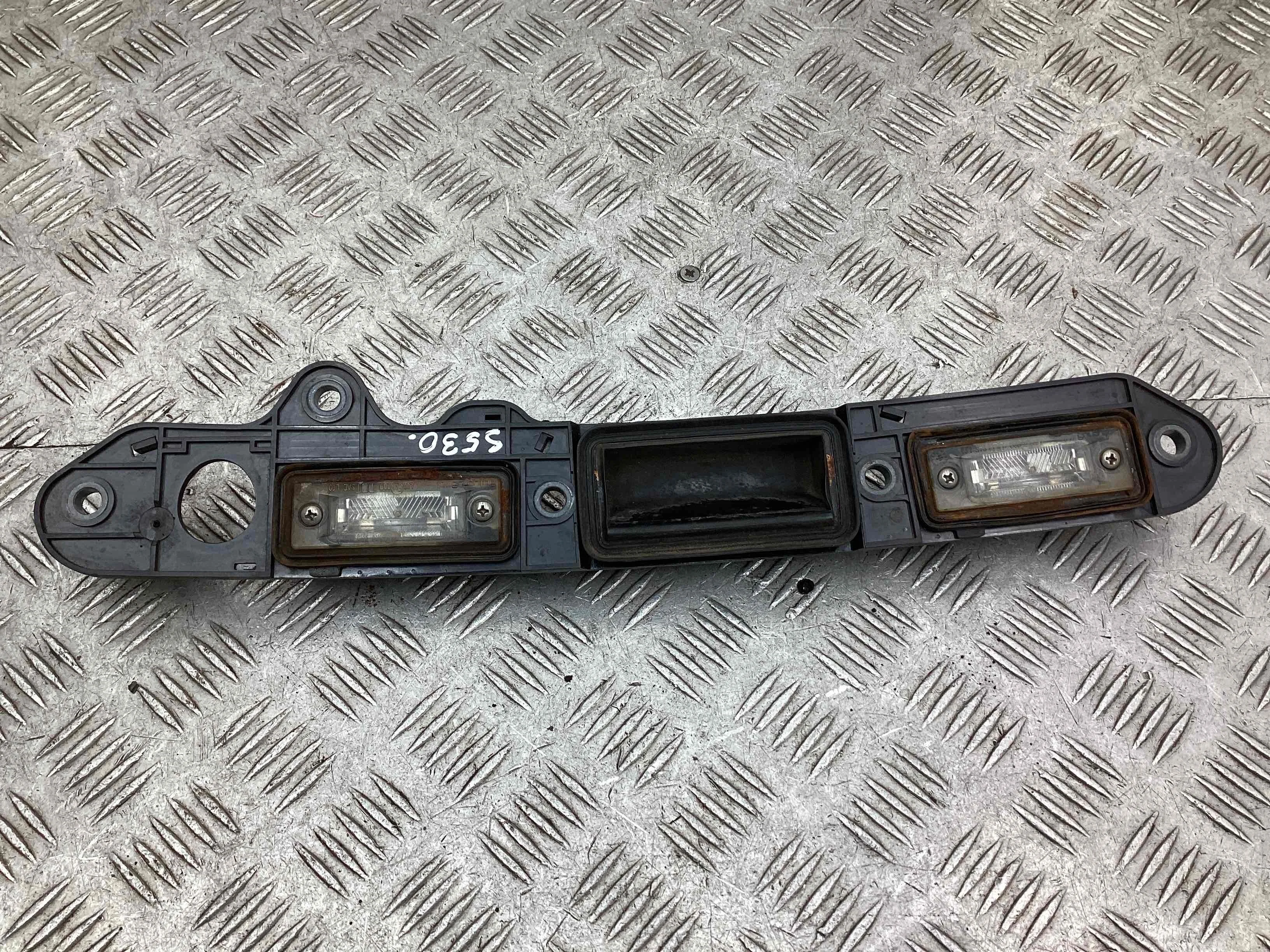 Кнопка открытия багажника Volkswagen Touran Touran I (1T) 2003-2006 2004 2,0 FSi Бензин МКПП 6ст. Минивэн.