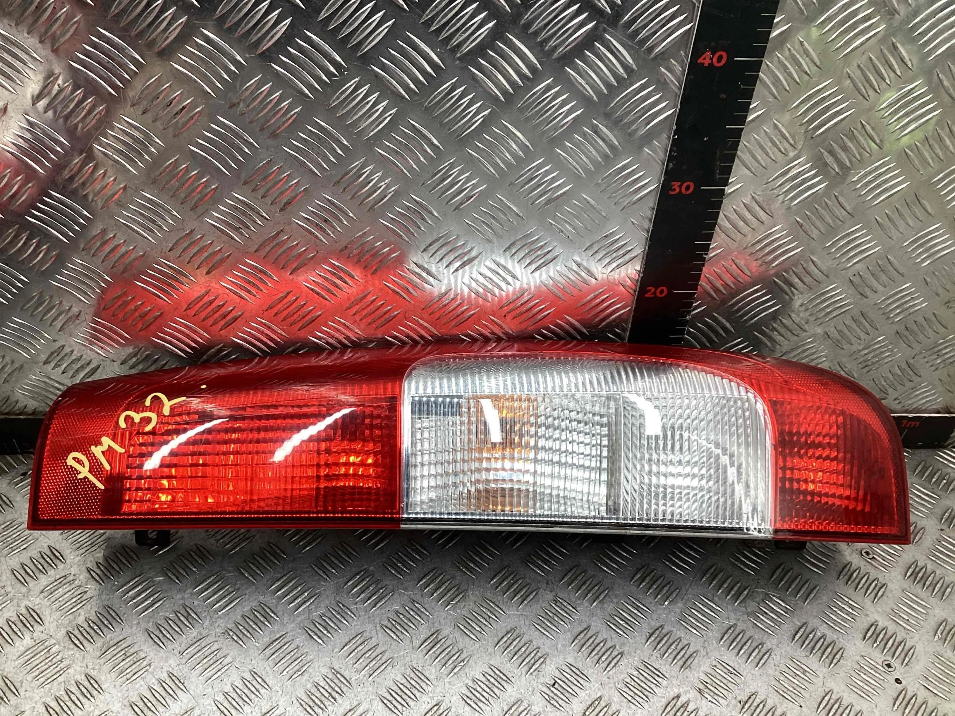 Фонарь задний правый Mercedes Vito II (W639) 2003-2010  2008 2,2 CDi Дизель МКПП 6ст. Микроавтобус.
