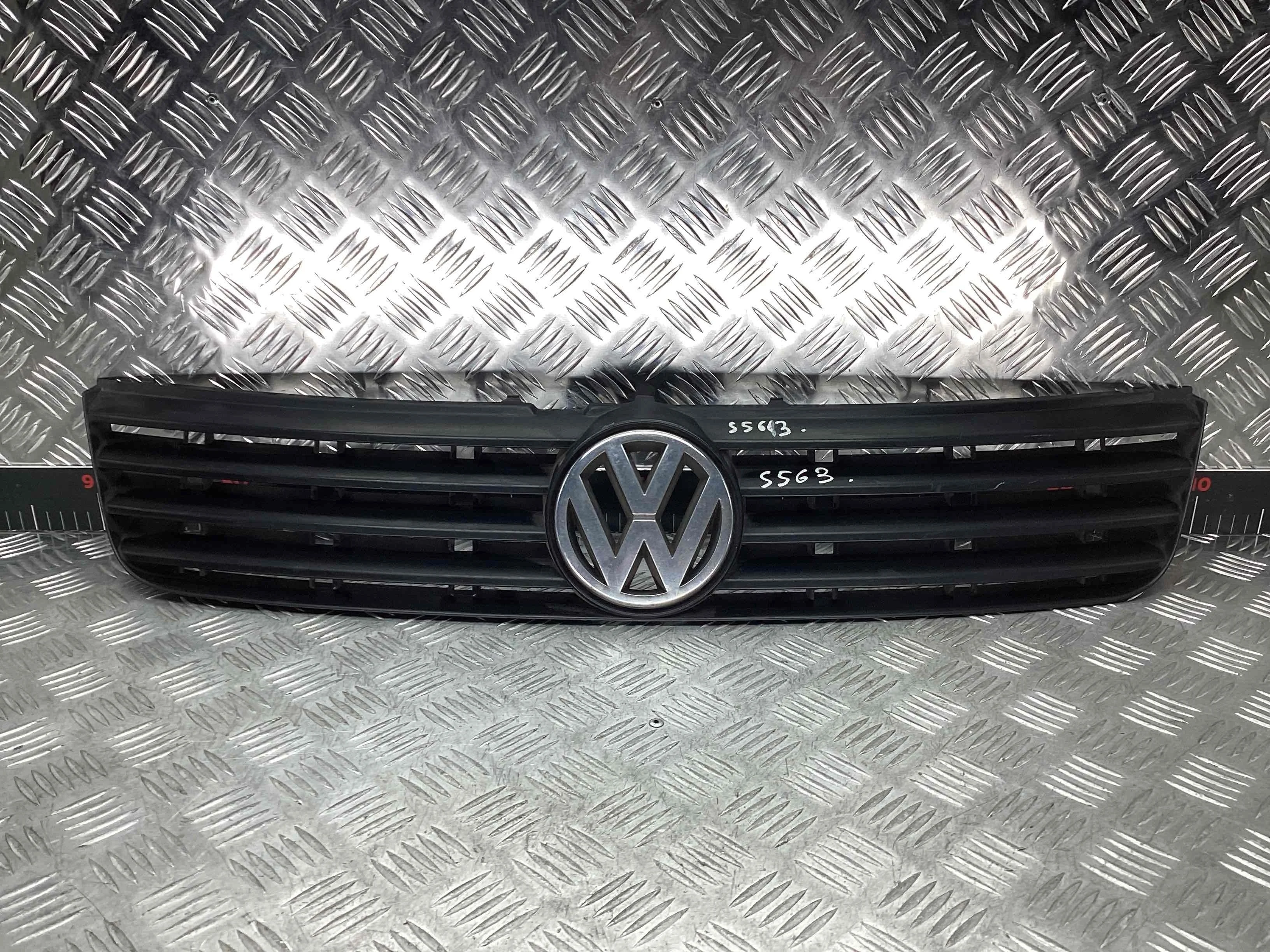 Решетка радиатора Volkswagen Passat Passat B5 (3B) 1996-2000 1998 1,8 Ti Бензин МКПП 5ст. Универсал.