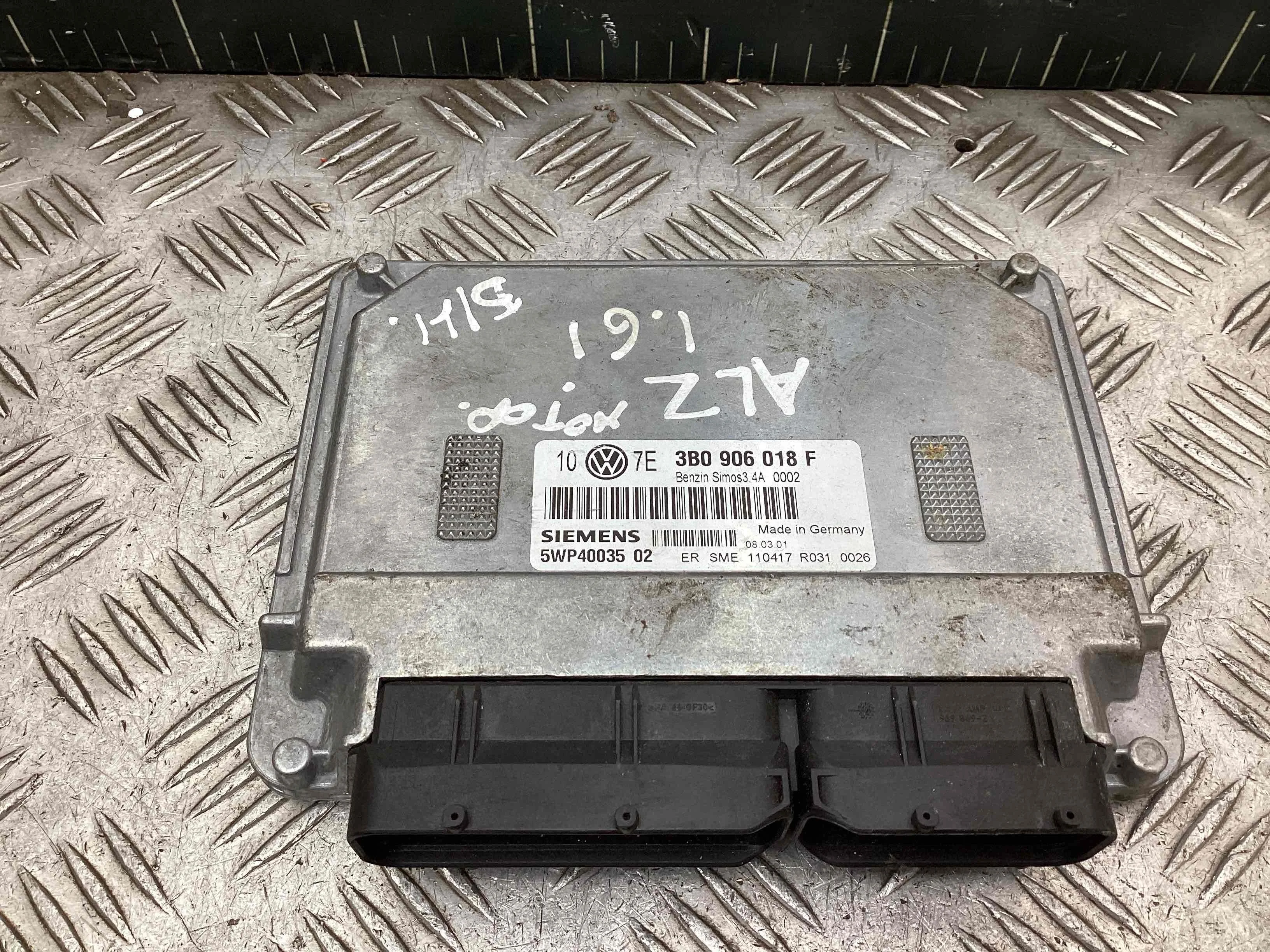 Блок управления двигателем Volkswagen Passat Passat B5+ (3B) 2000-2005 рестайлинг 2001 1,6 i Бензин МКПП Седан.