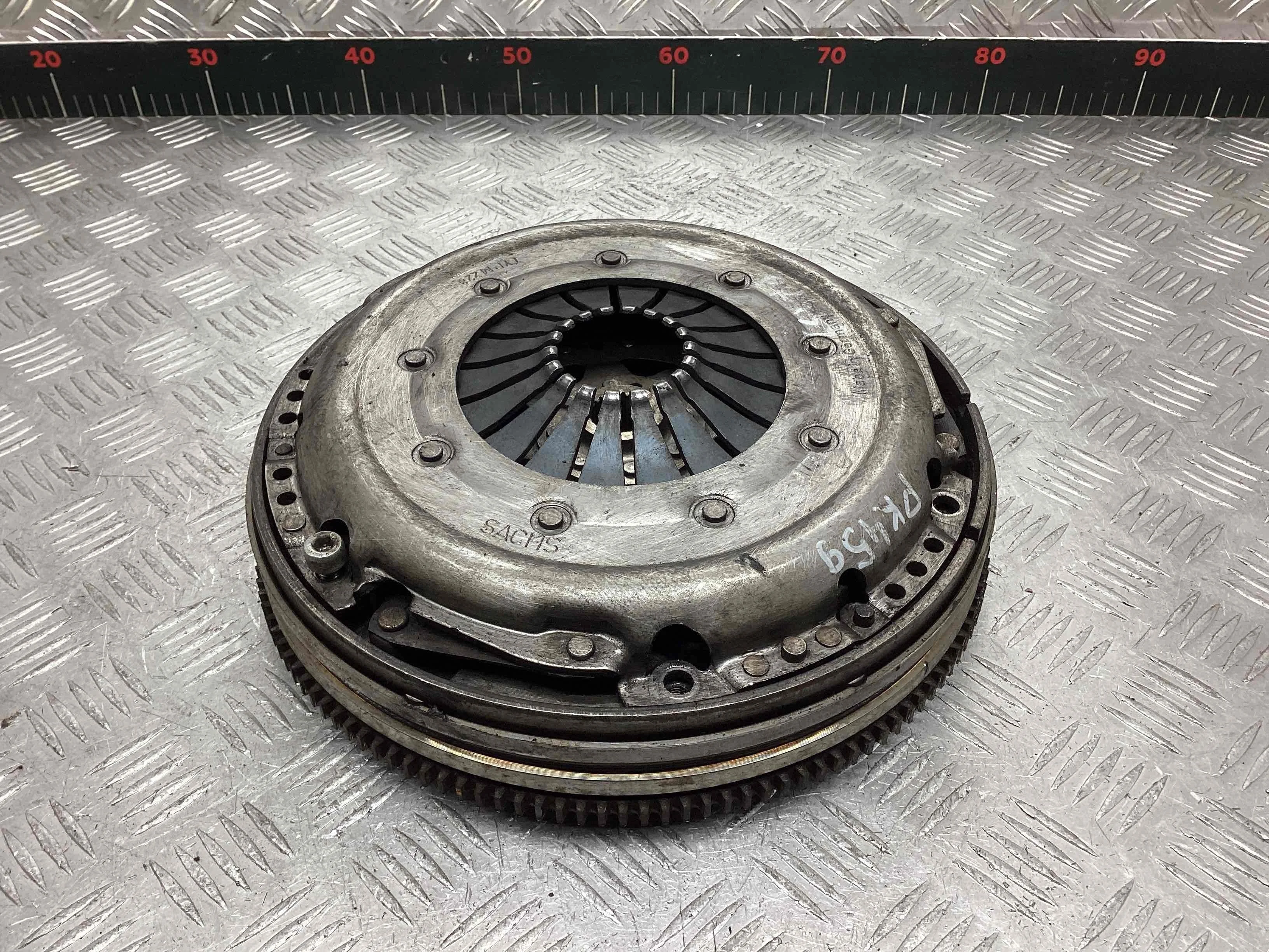 Маховик Audi A4 A4 B6 (8EC, 8E5) 2000-2004 2003 1,6 i Бензин МКПП 5ст. Седан.