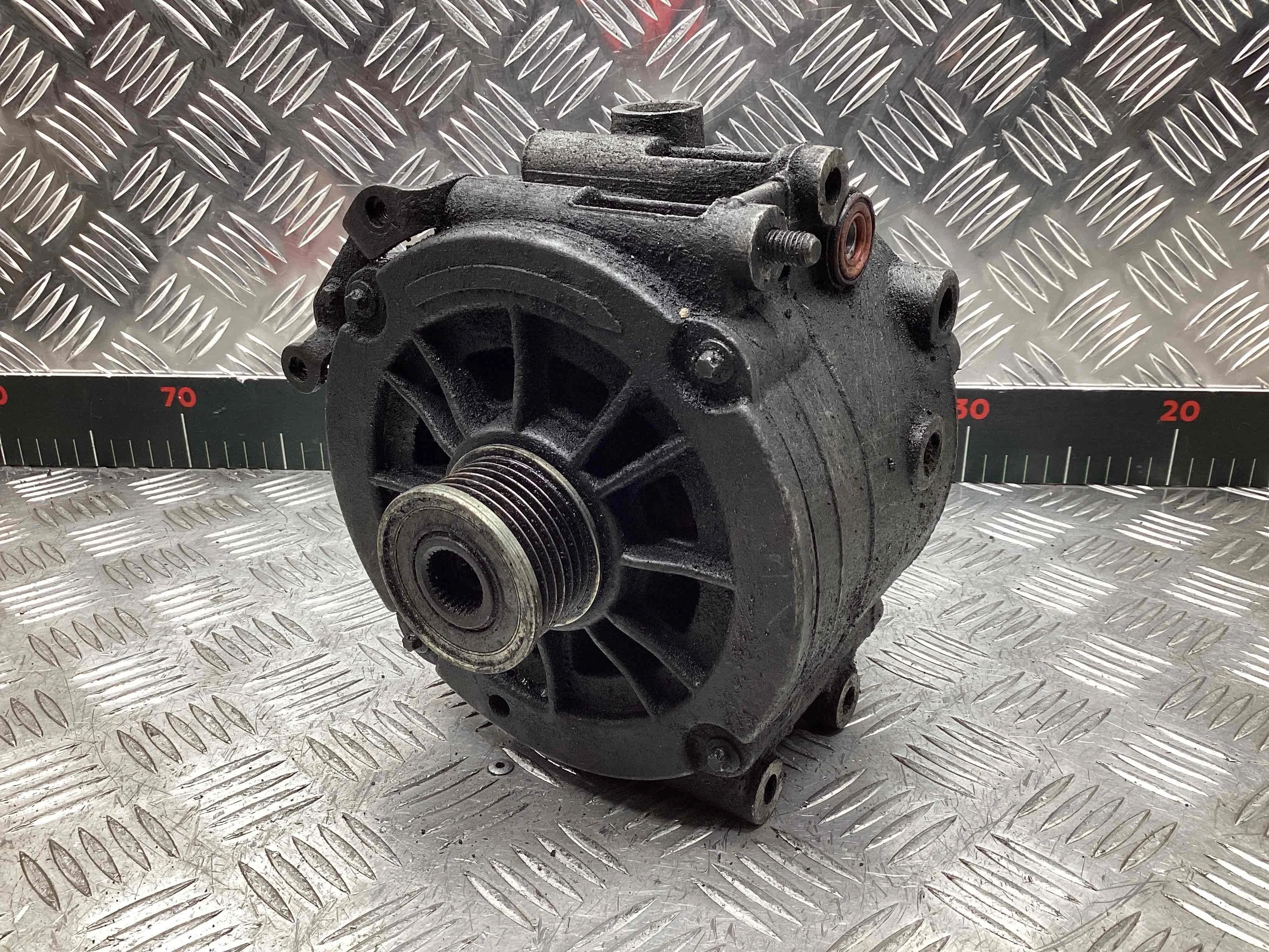Генератор Mercedes C (W203) 2000-2004  2002 2,2 CDi Дизель МКПП Седан.