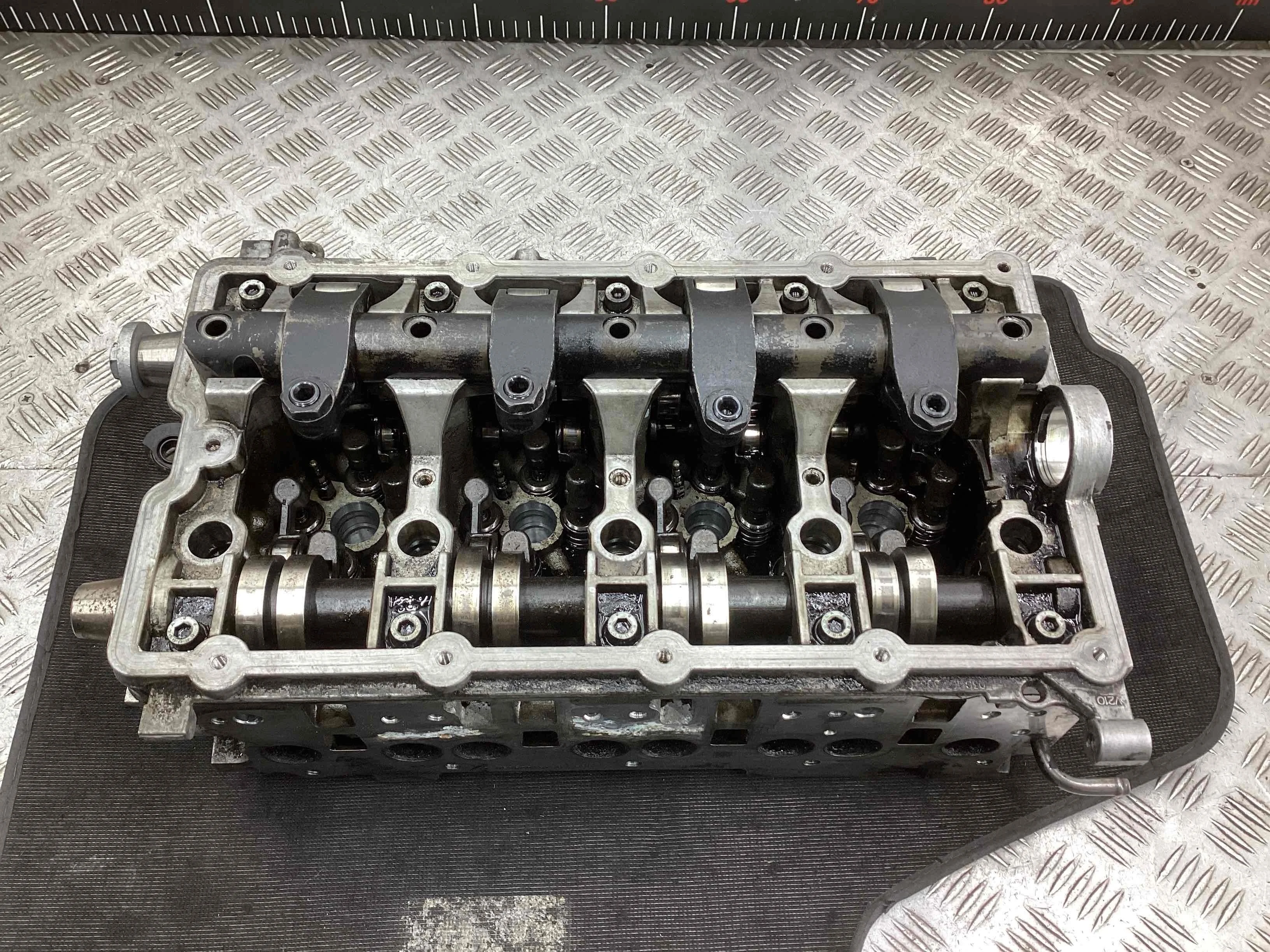 Головка блока цилиндров Audi A3 A3 II (8P) 2003-2005 2003 2,0 TDi Дизель МКПП 6ст. Хэтчбек 3дв.