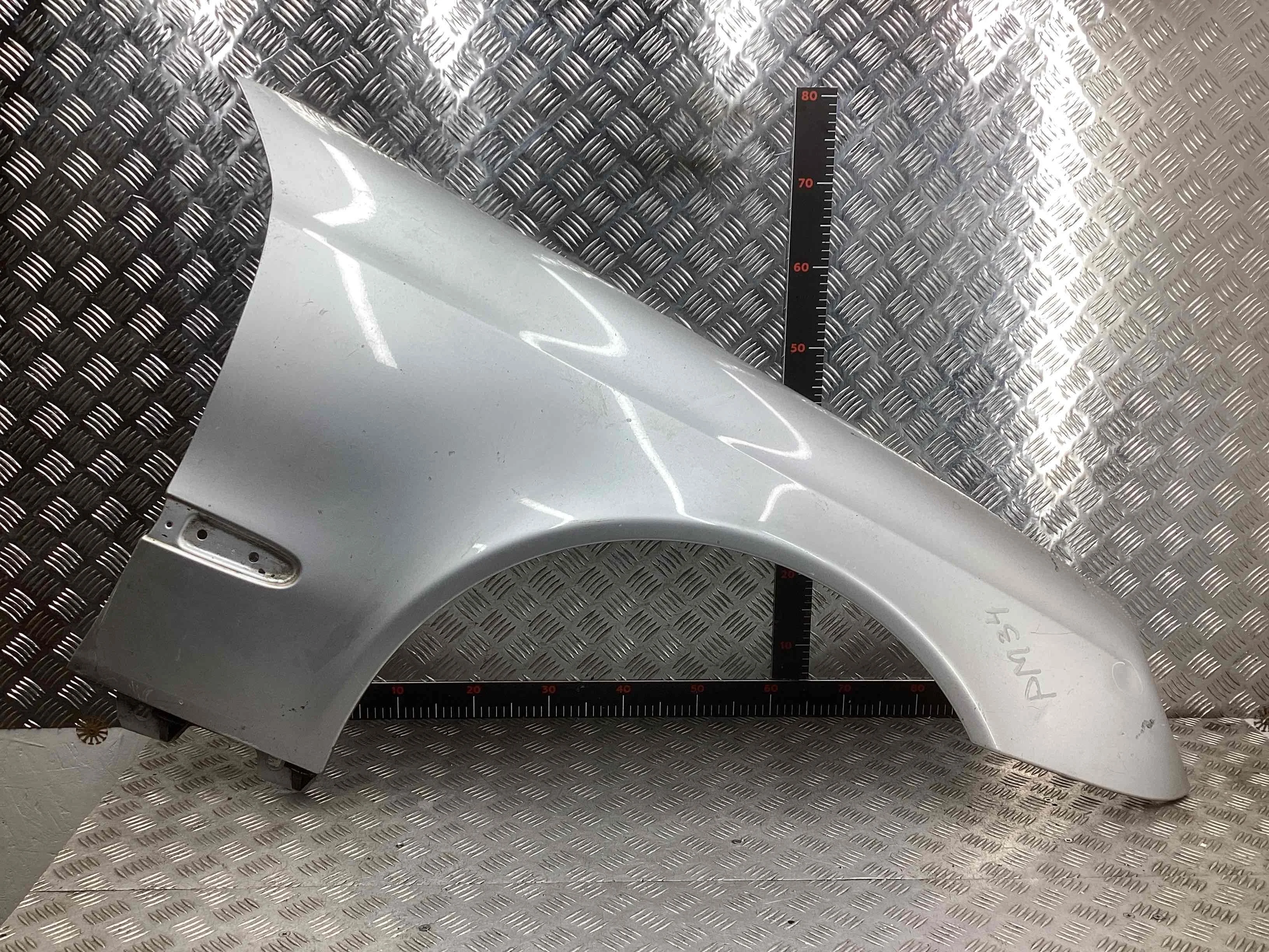 Крыло переднее правое Mercedes E (W211) 2002-2006  2003 2,2 CDi Дизель АКПП Седан.