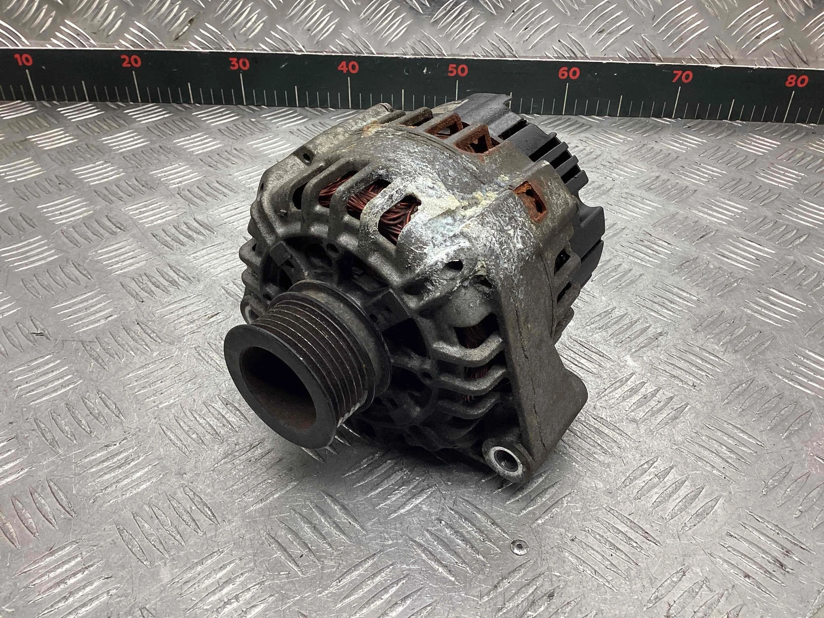 Генератор Mercedes C (W203) 2000-2004  2001 2,0 компр. Бензин МКПП 6ст. Купе.