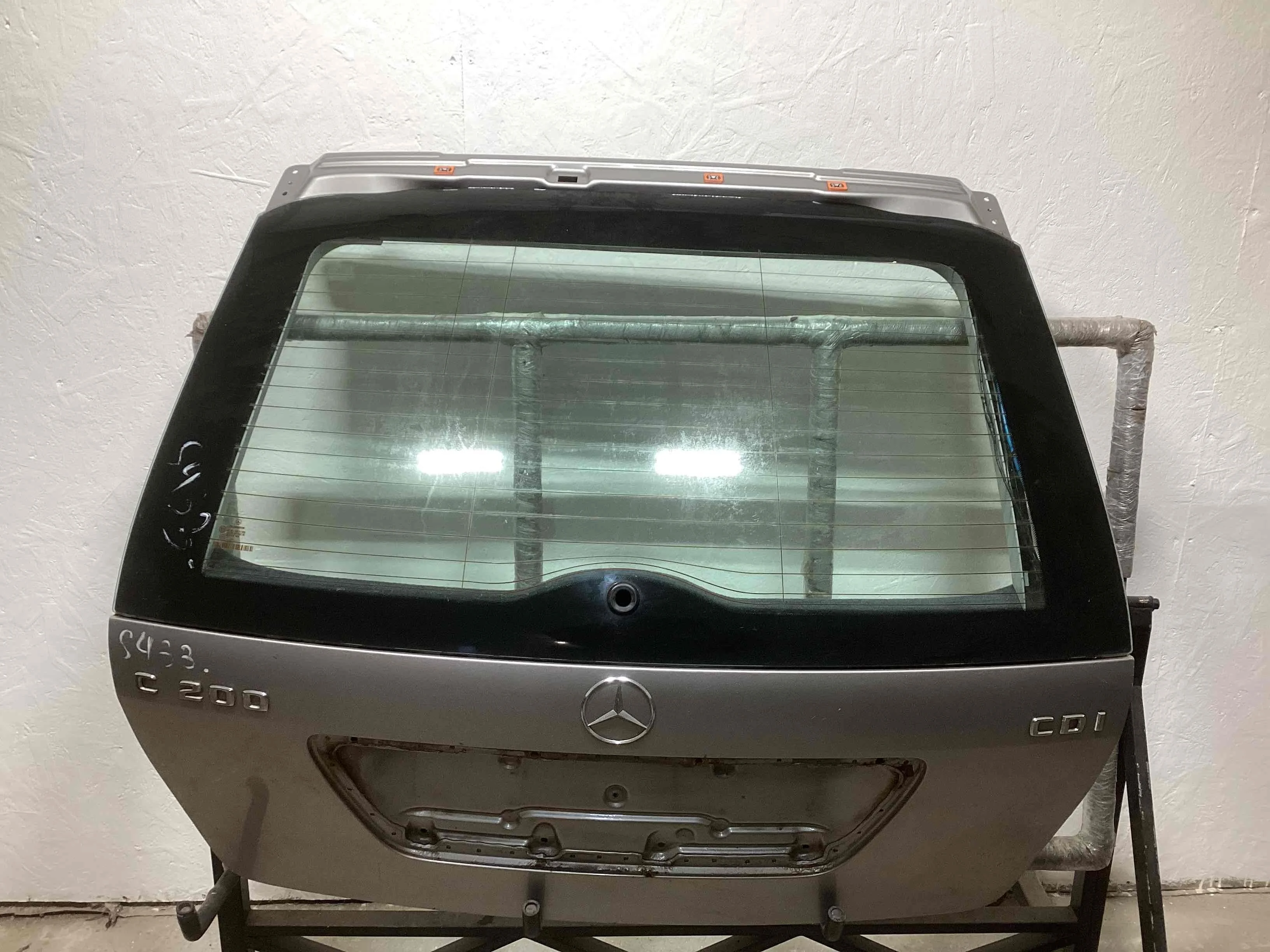 Крышка багажника (дверь 3-5) Mercedes C (W203) 2000-2004  2003 2,2 CDi Дизель МКПП 6ст. Универсал.