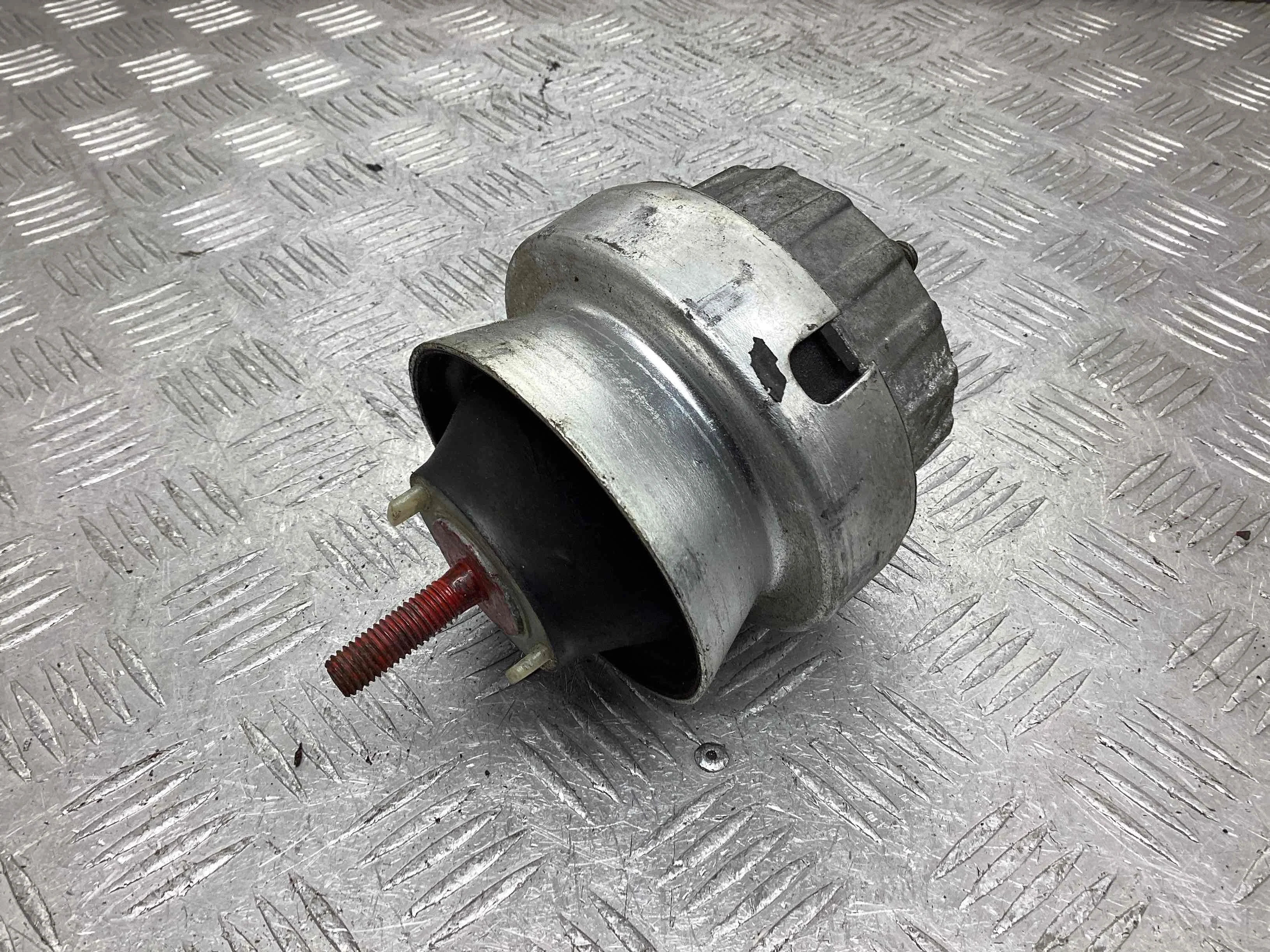 Подушка крепления двигателя Audi A6 A6 C6 (4F) 2004-2008 2006 2,4 i Бензин Вариатор Седан.