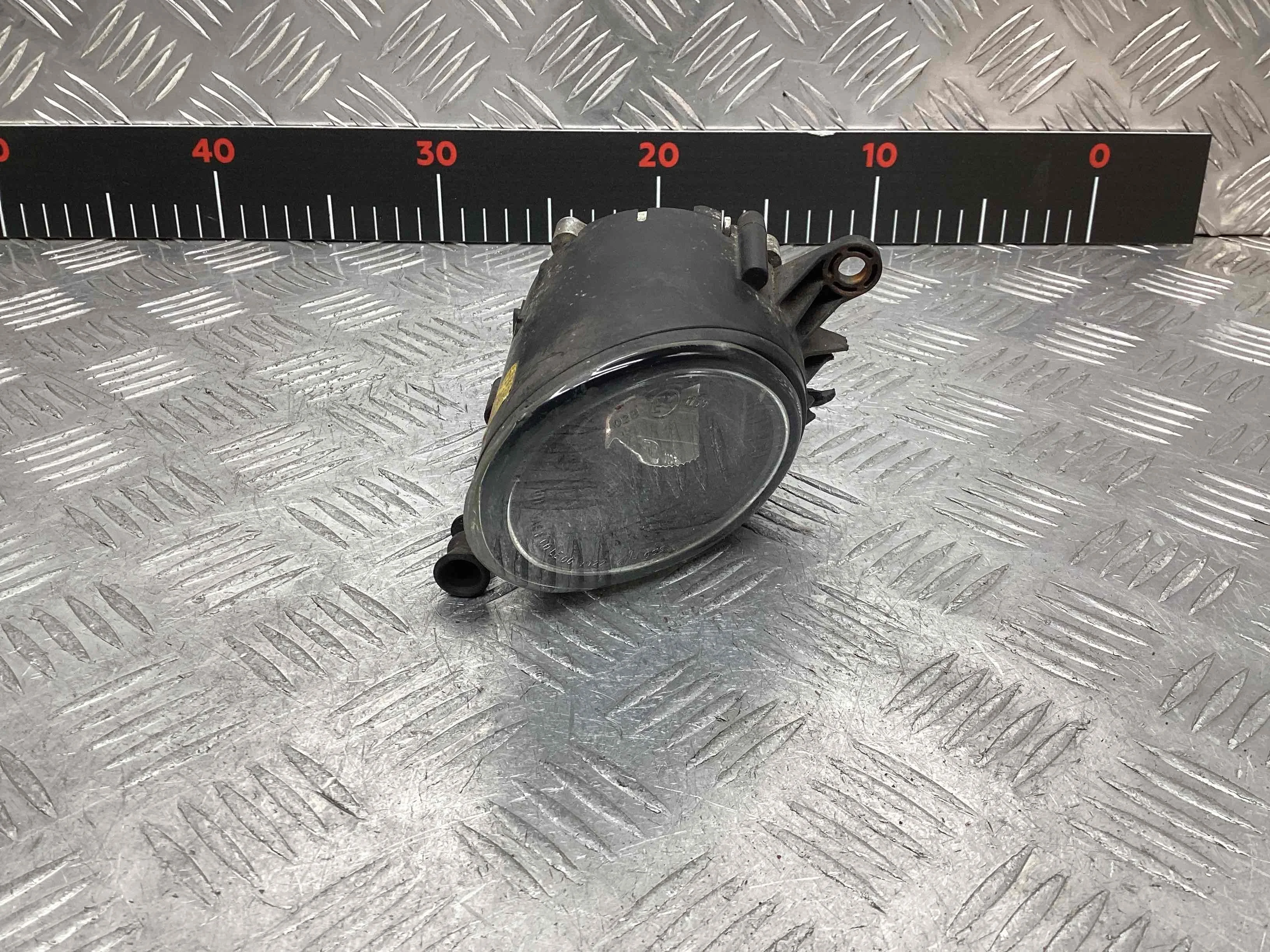 Фара противотуманная левая Audi A4 A4 B6 (8EC, 8E5) 2000-2004 2003 1,6 i Бензин МКПП 5ст. Седан.