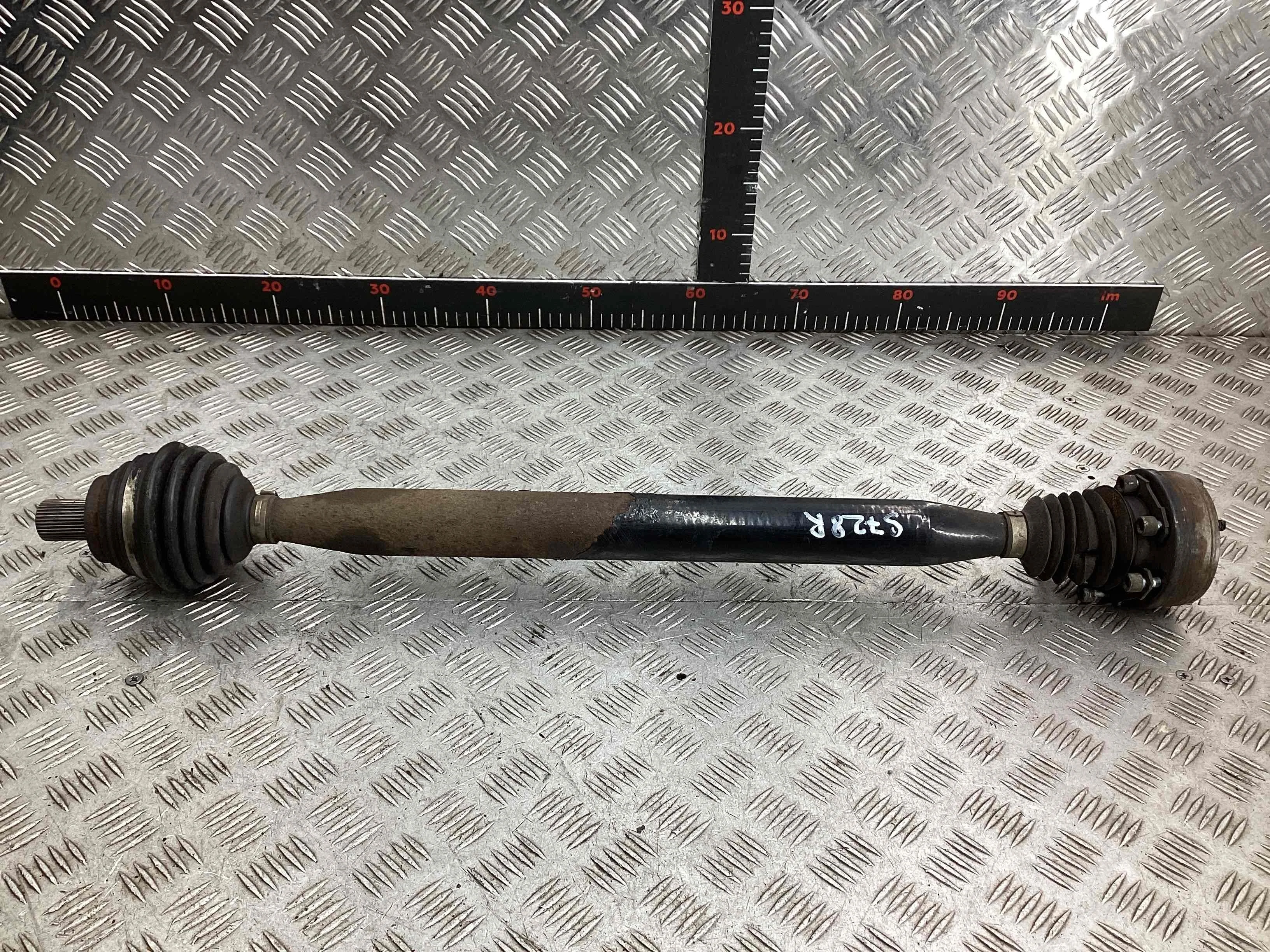 Полуось передняя правая (приводной вал, ШРУС) Volkswagen Golf Golf V (1K) 2004-2009 2004 1,4 i Бензин МКПП 5ст. Хэтчбек 5дв.