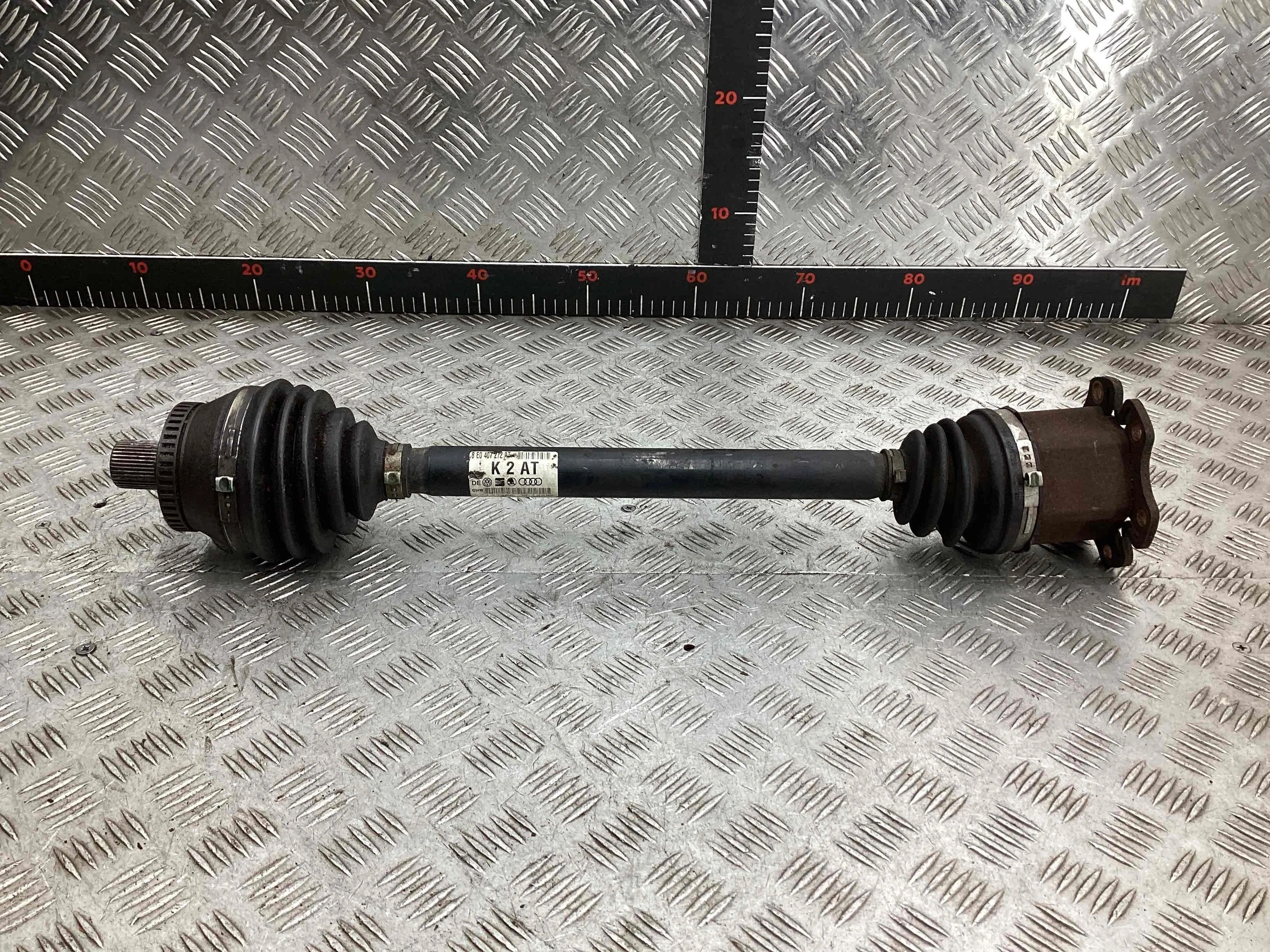 Полуось передняя правая (приводной вал, ШРУС) Audi A4 A4 B6 (8EC, 8E5) 2000-2004 2004 1,9 TDi Дизель МКПП 6ст. Универсал.