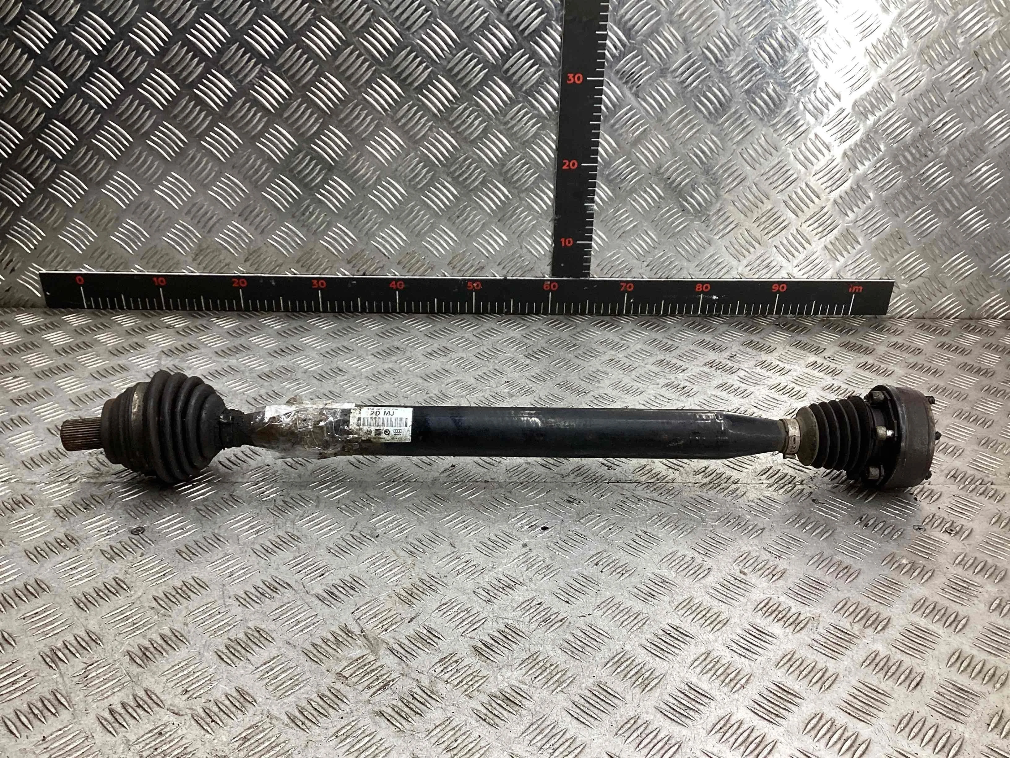 Полуось передняя правая (приводной вал, ШРУС) Volkswagen Golf Golf V (1K) 2004-2009 2004 1,4 i Бензин МКПП 5ст. Хэтчбек 5дв.