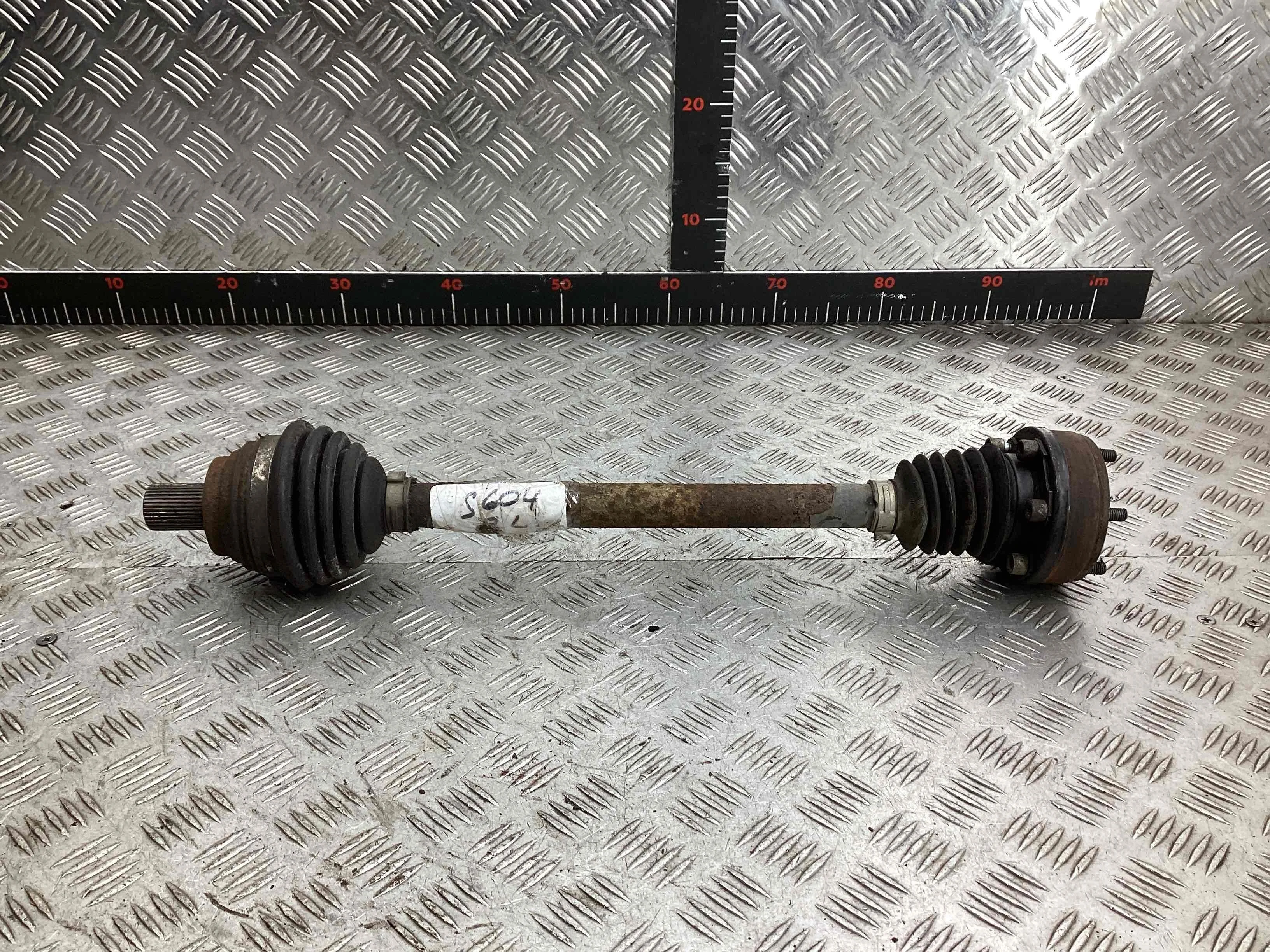 Полуось передняя левая (приводной вал, ШРУС) Volkswagen Golf Golf V (1K) 2004-2009 2004 1,4 i Бензин МКПП 5ст. Хэтчбек 5дв.