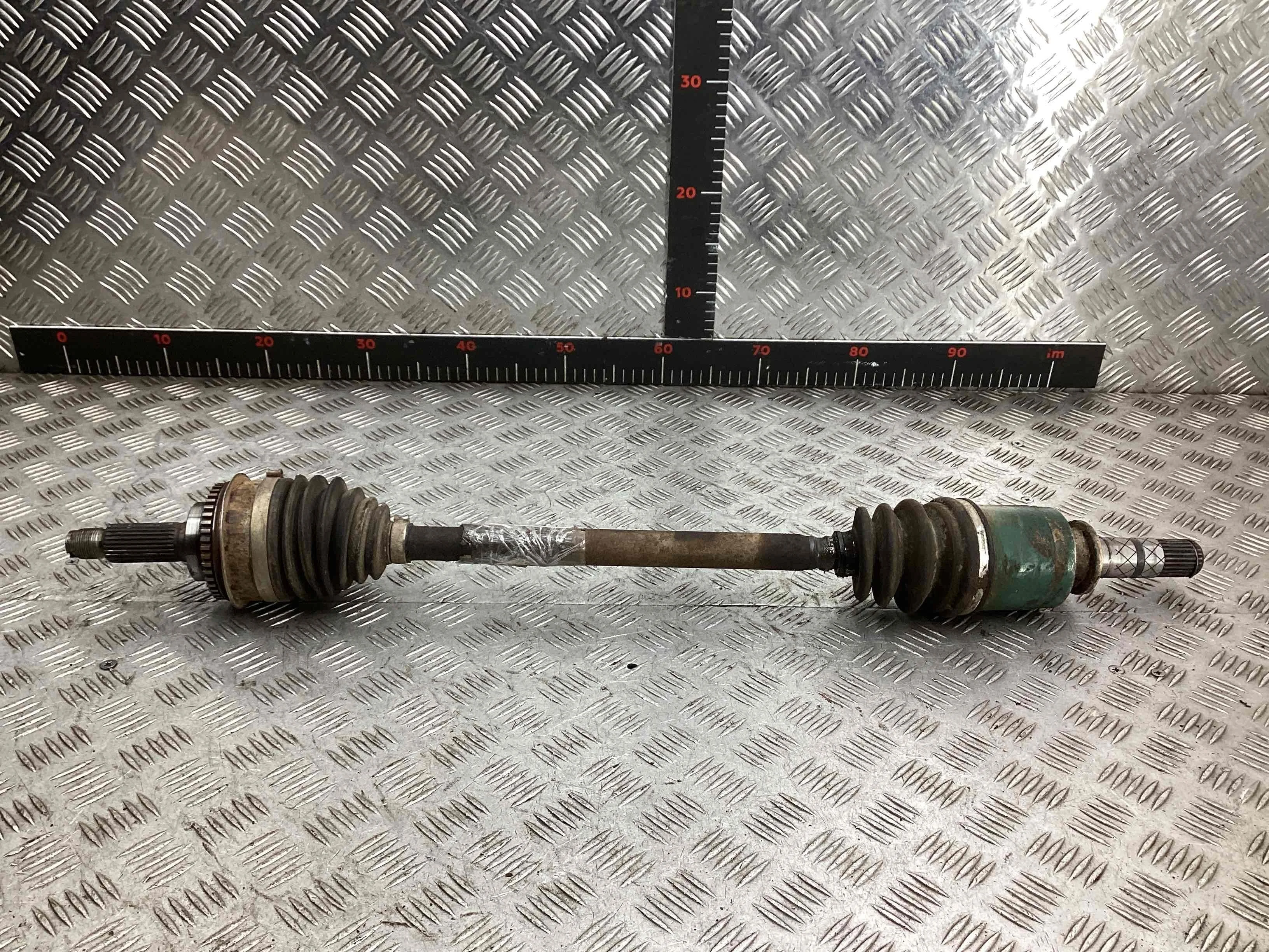 Полуось передняя левая (приводной вал, ШРУС) Subaru Forester Forester I (S10) 1997-2002 2001 2,0 i Бензин АКПП Универсал.