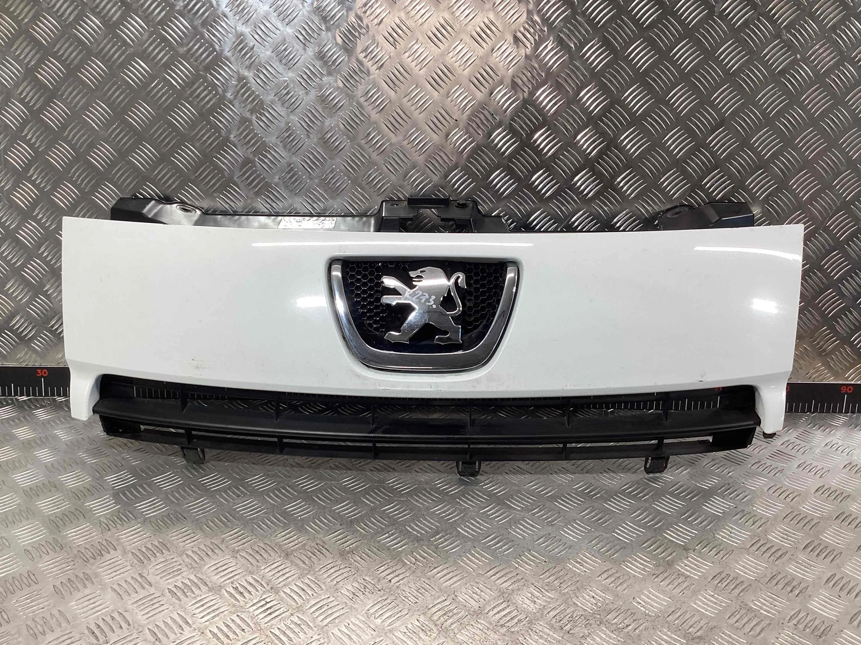 Решетка радиатора Peugeot Expert Expert II 2007-2012 2007 2,0 HDi Дизель МКПП 6ст. Фургон.