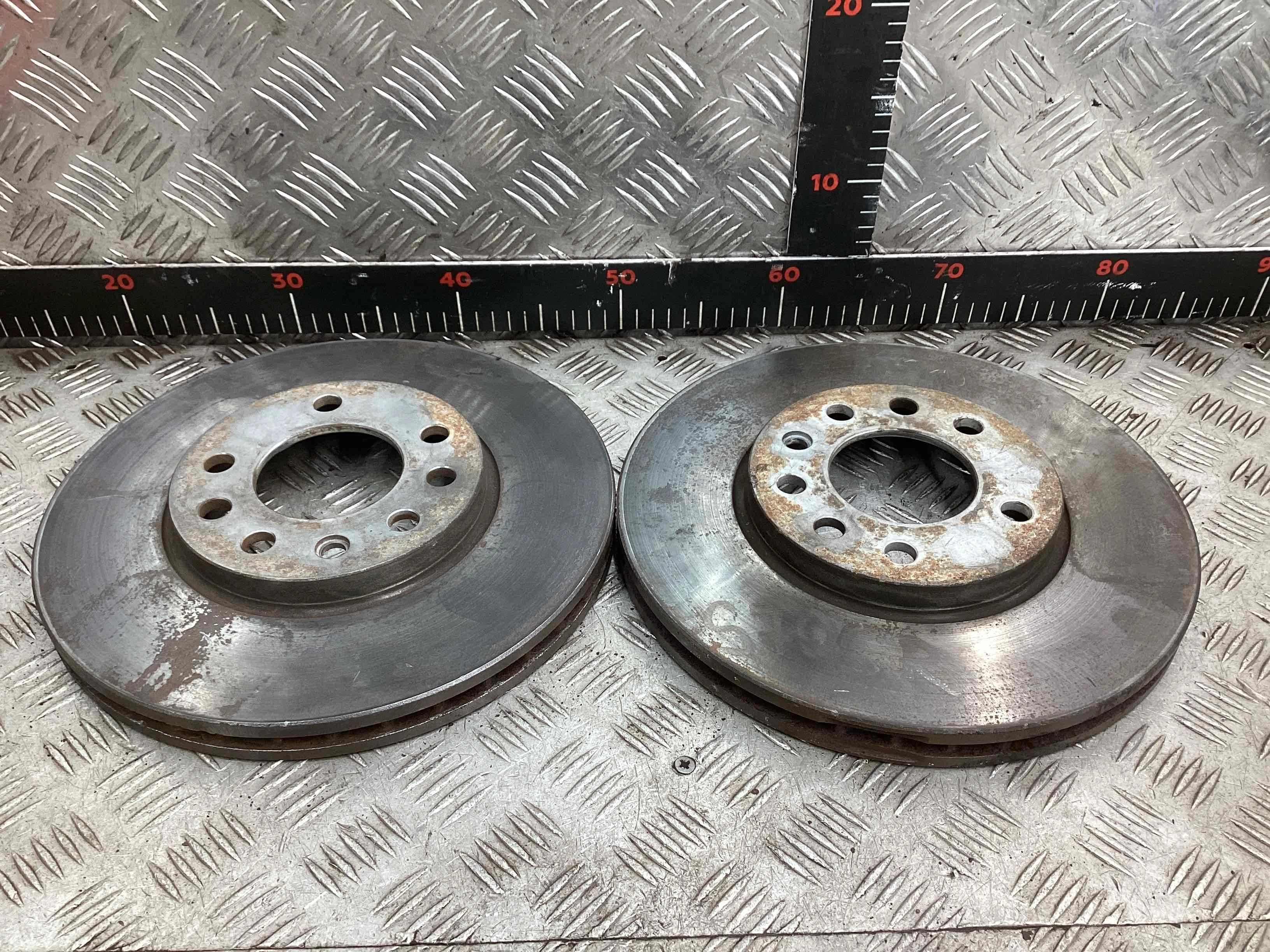 Диск тормозной передний Opel Astra Astra H 2004-2007 2006 1,8 i Бензин АКПП Универсал.
