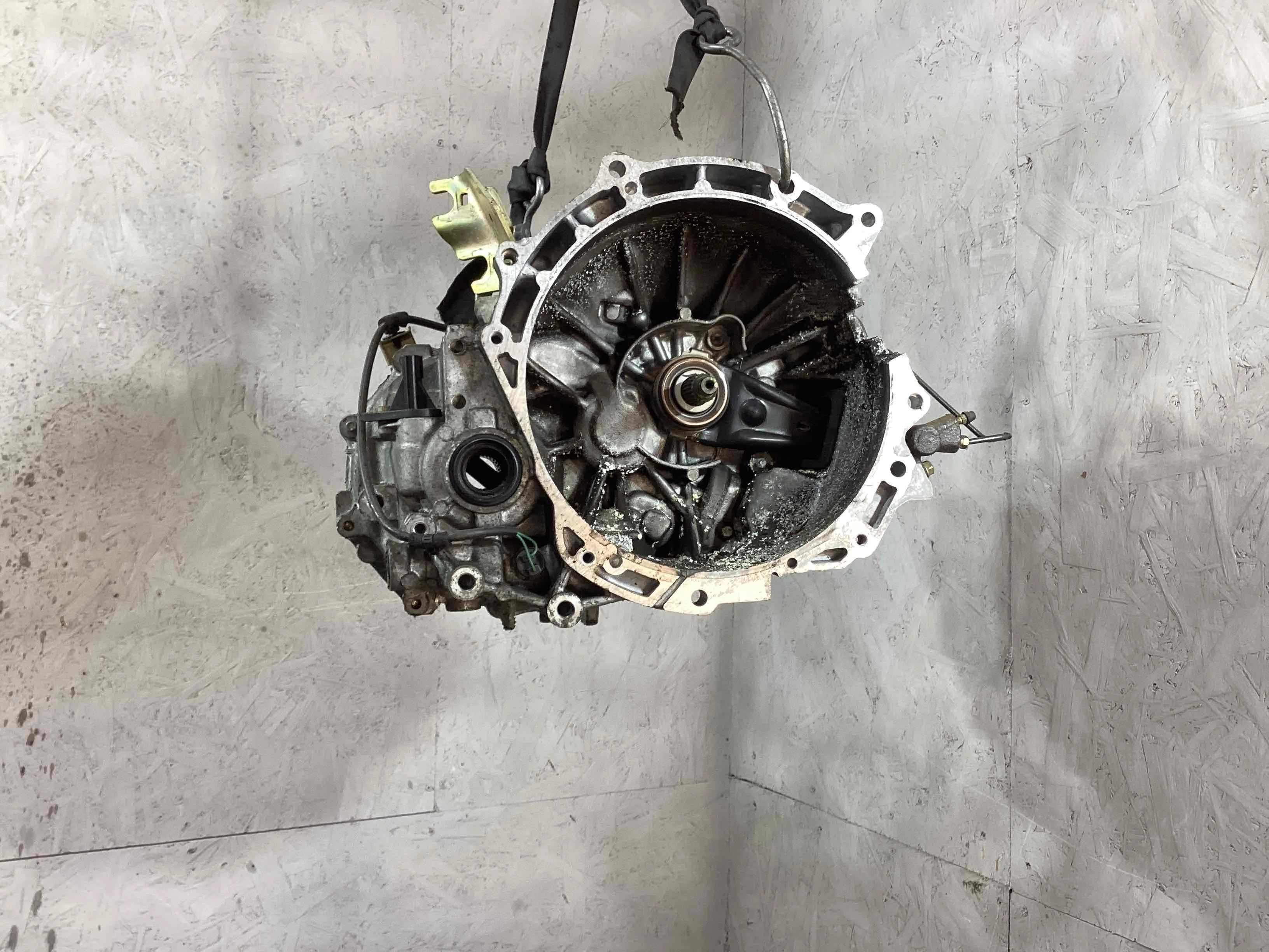 КПП механическая (МКПП) 5-ступенчатая Mazda 6 6 I (GG) 2002-2005 2005 1,8 i Бензин МКПП Лифтбек.