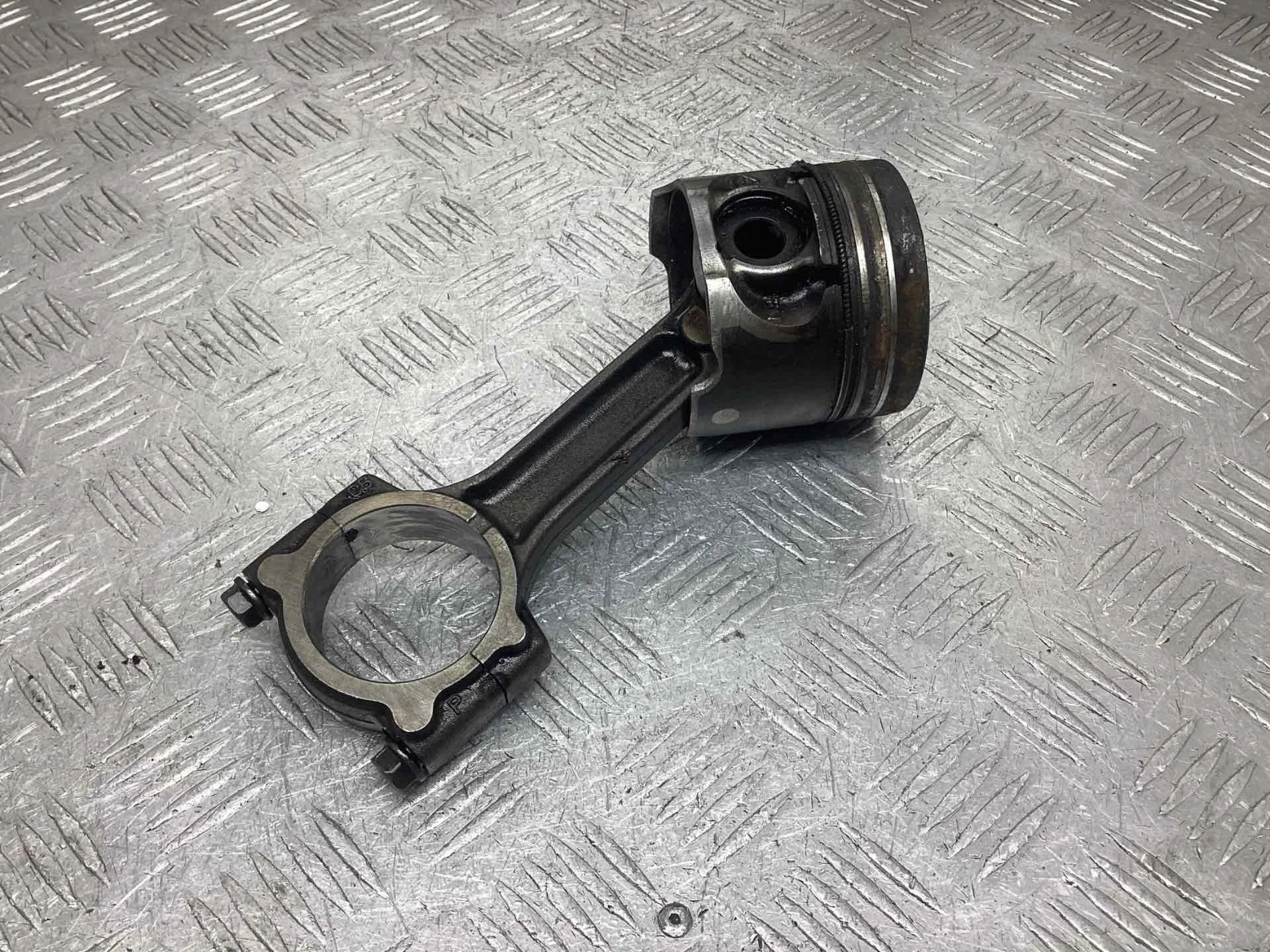 Поршень Renault Kangoo Kangoo I 2003-2007 рестайлинг 2004 1,5 DCi Дизель МКПП 5ст. Фургон.