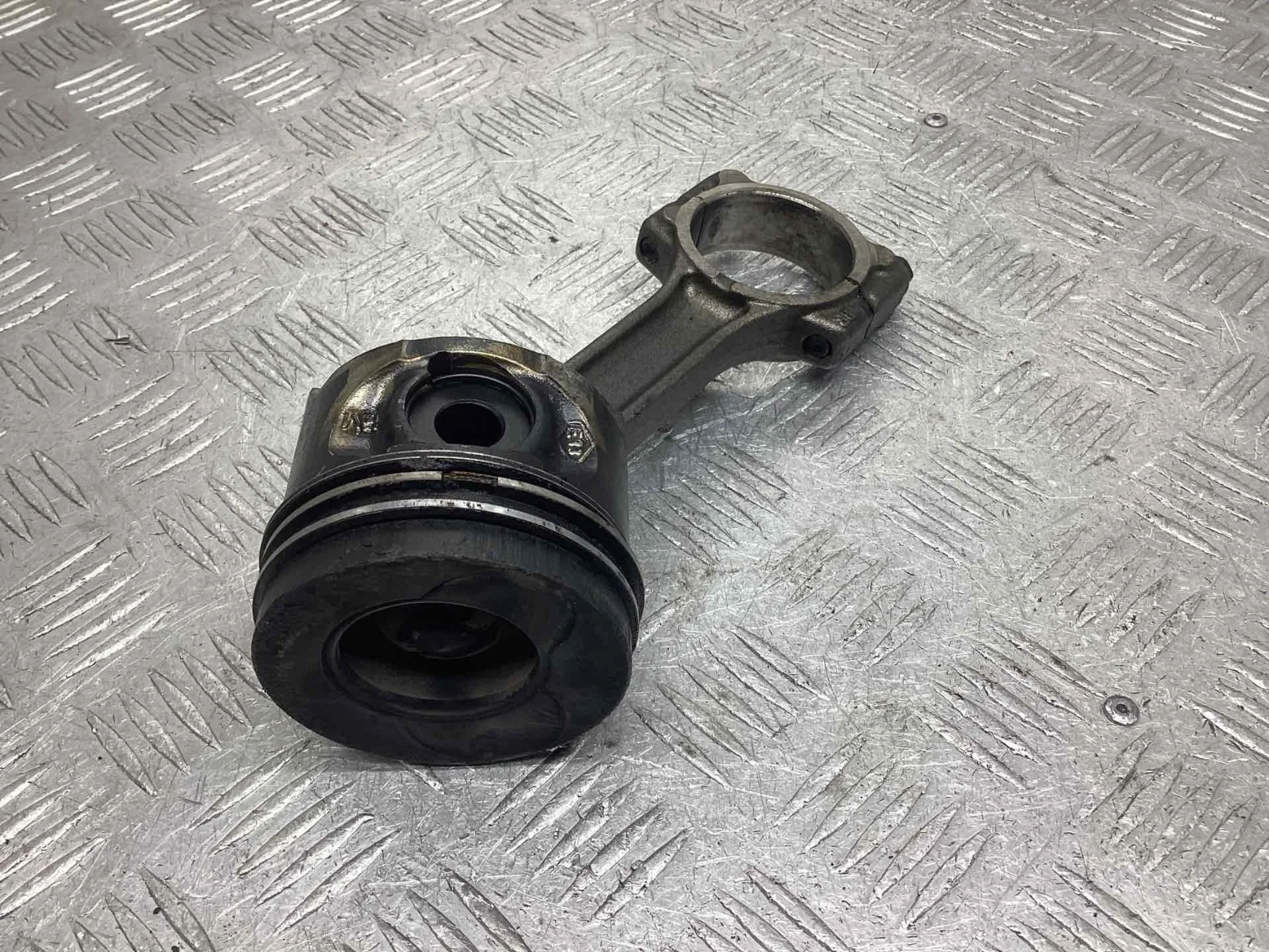 Поршень Renault Kangoo Kangoo I 2003-2007 рестайлинг 2004 1,5 DCi Дизель МКПП 5ст. Фургон.