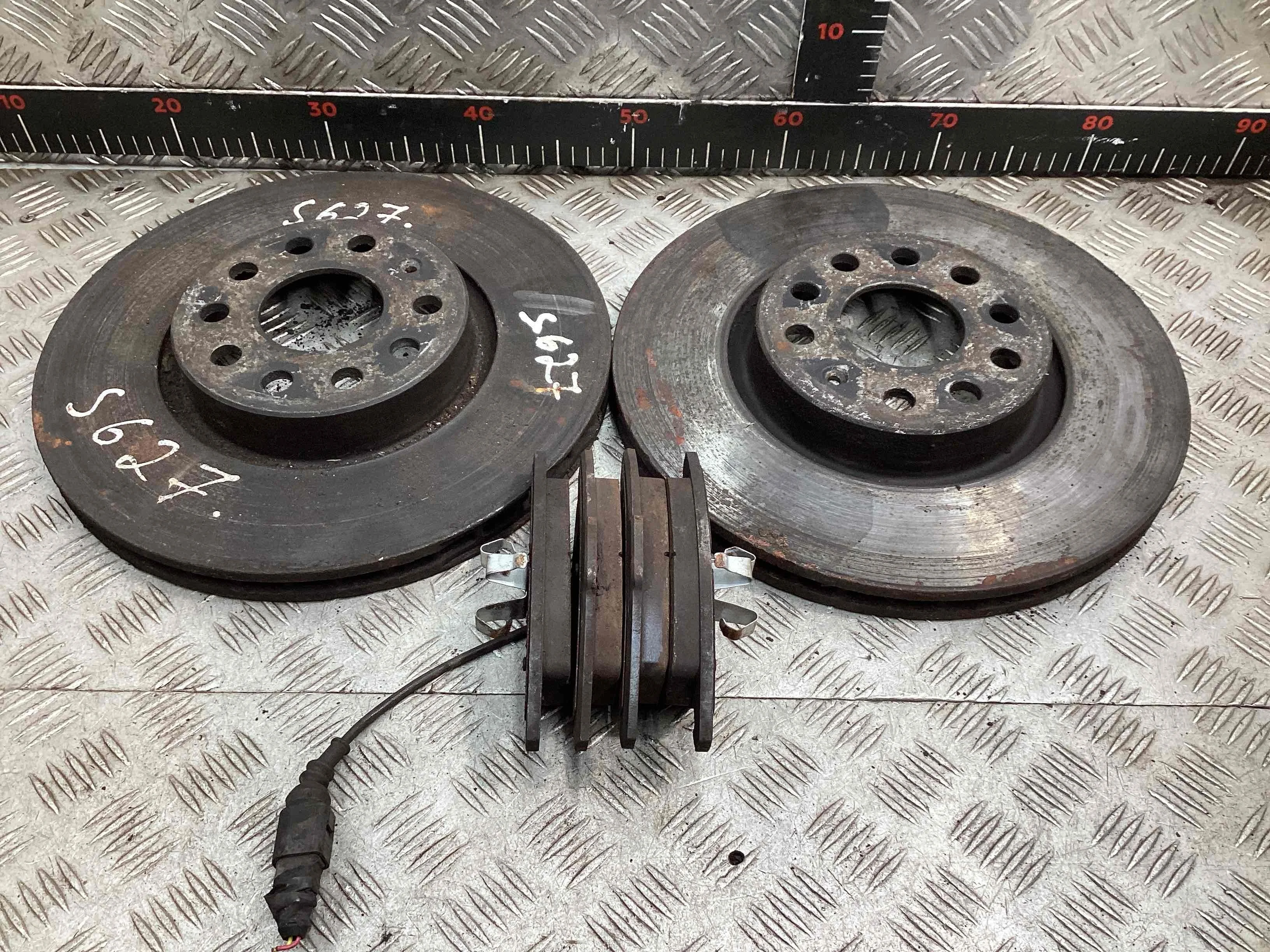 Диск тормозной передний Volkswagen Passat Passat B6 (3C) 2005-2010 2006 2,0 TDi Дизель МКПП 6ст. Седан.