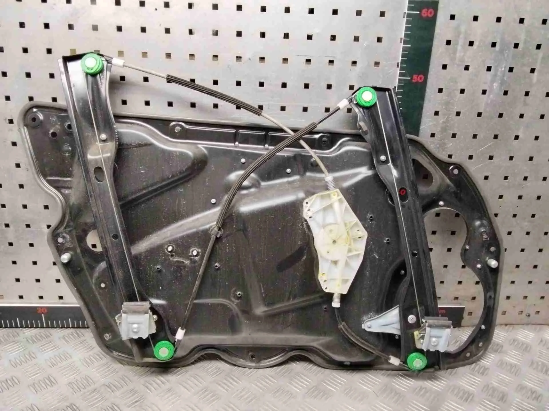Стеклоподъемник передний правый Volkswagen Passat Passat B6 (3C) 2005-2010 2006 2,0 TDi Дизель МКПП 6ст. Универсал.