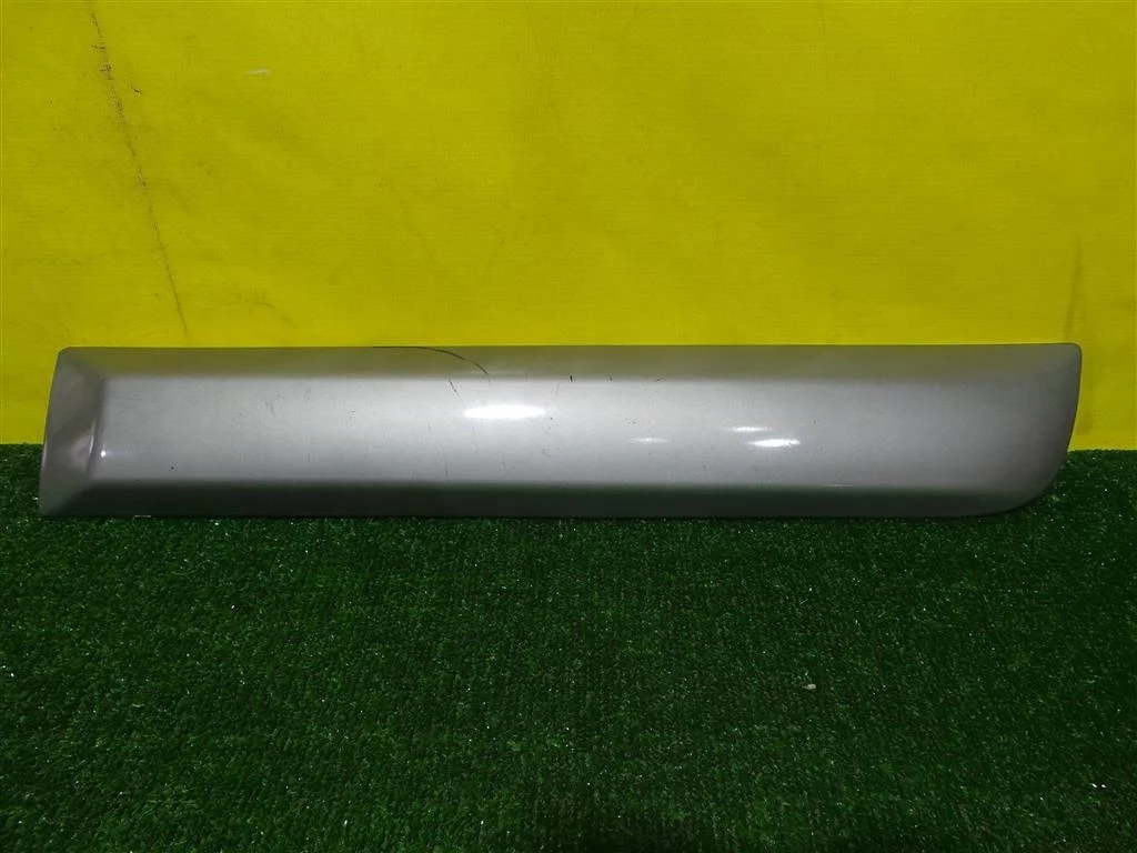 Накладка двери задней левой Renault Sandero 2009