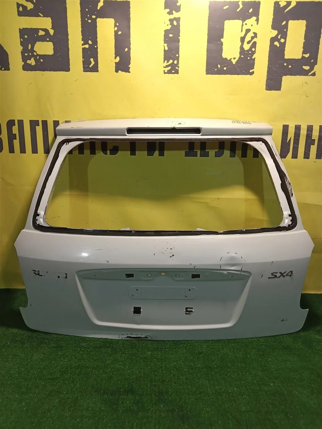 Дверь багажника Suzuki SX4 2006