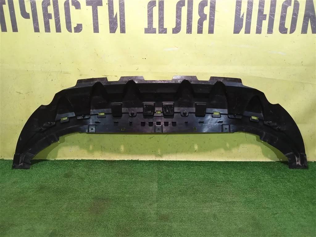 Пыльник переднего бампера Audi Q7 (4M) 2015