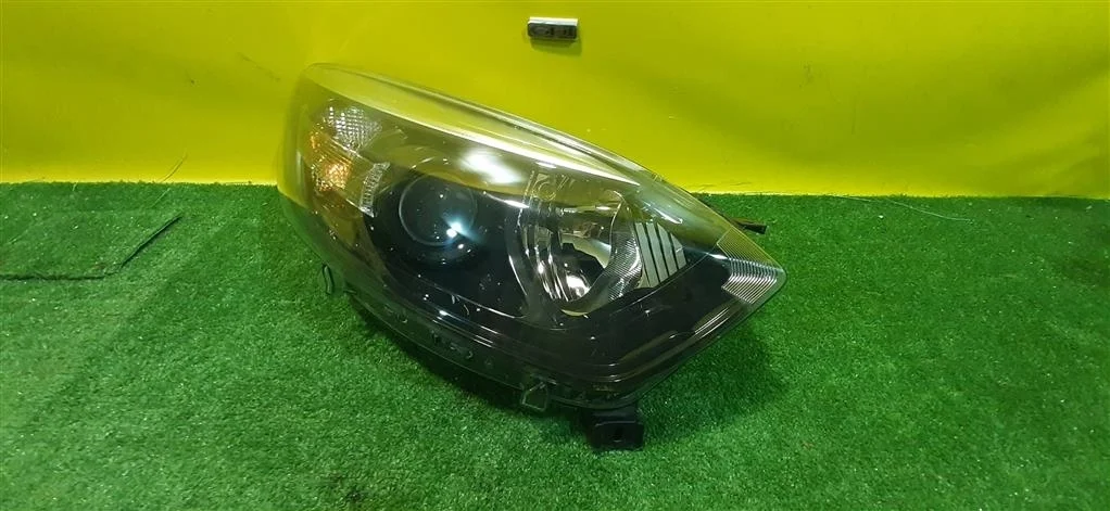 Фара правая Renault Kaptur 2016