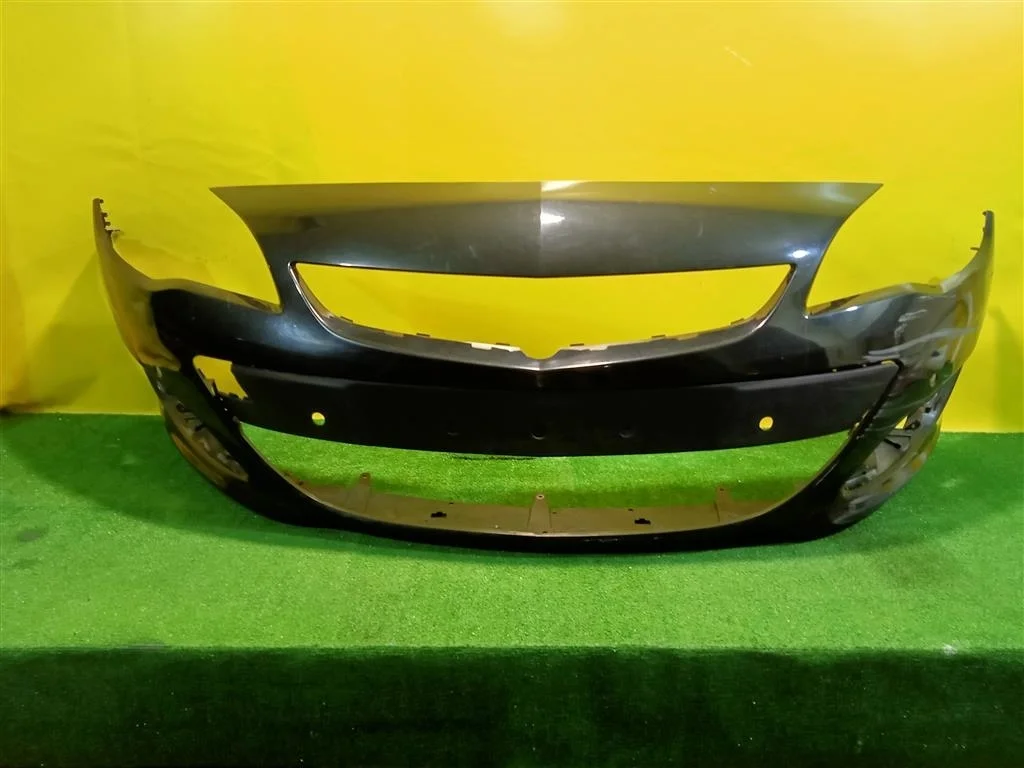 Бампер передний Opel Astra J 2012