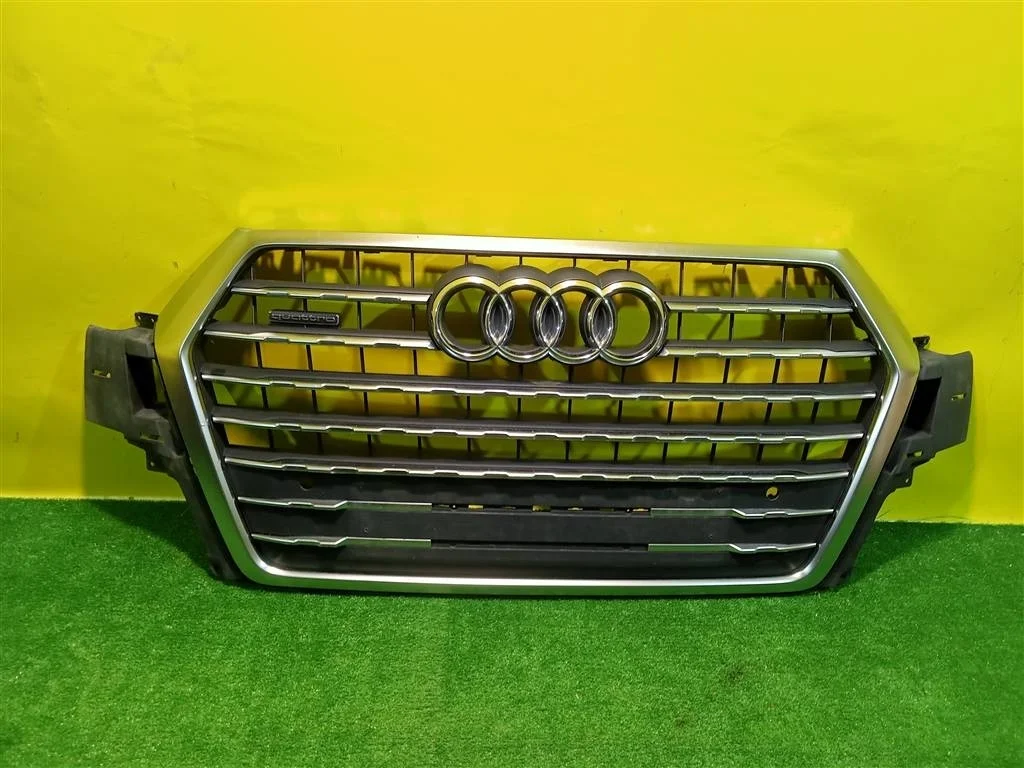 Решетка радиатора Audi Q7 (4M) 2015