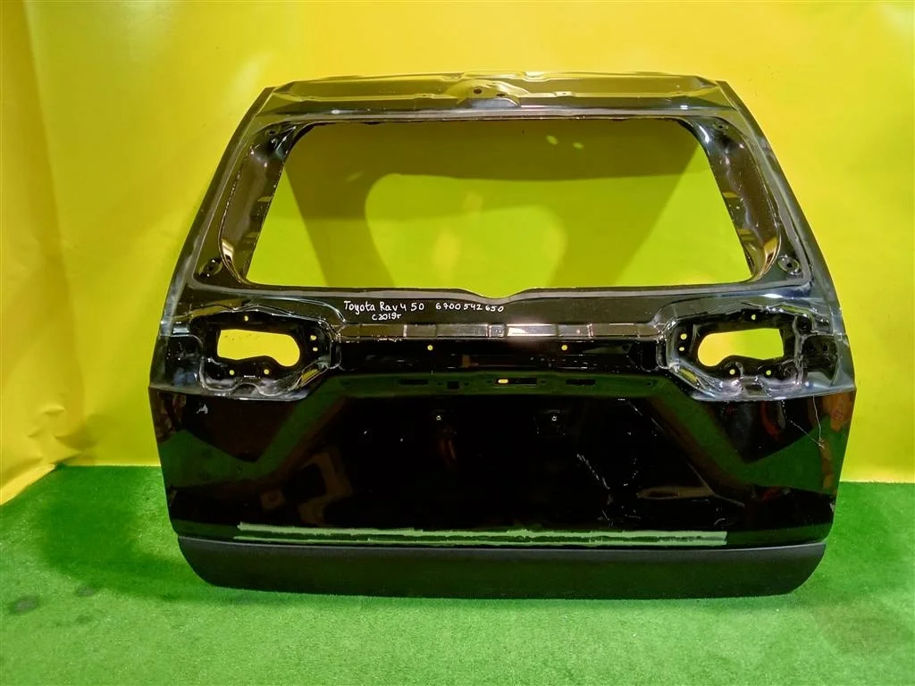 Дверь багажника Toyota RAV4 2018