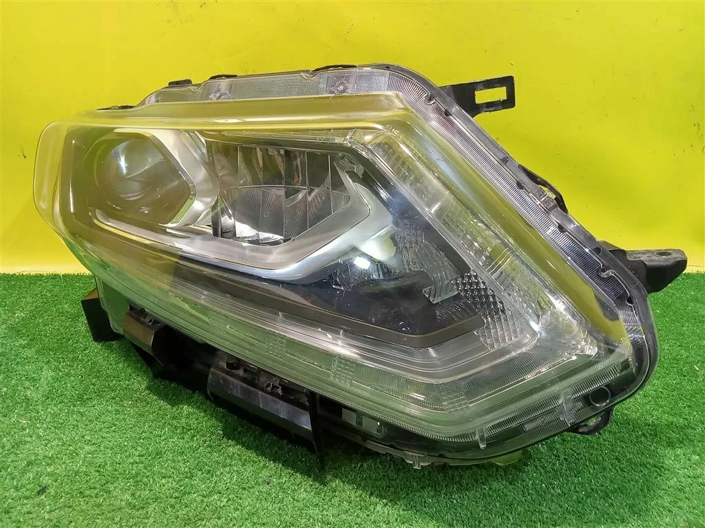 Фара правая LED Nissan X-Trail (T32) 2014