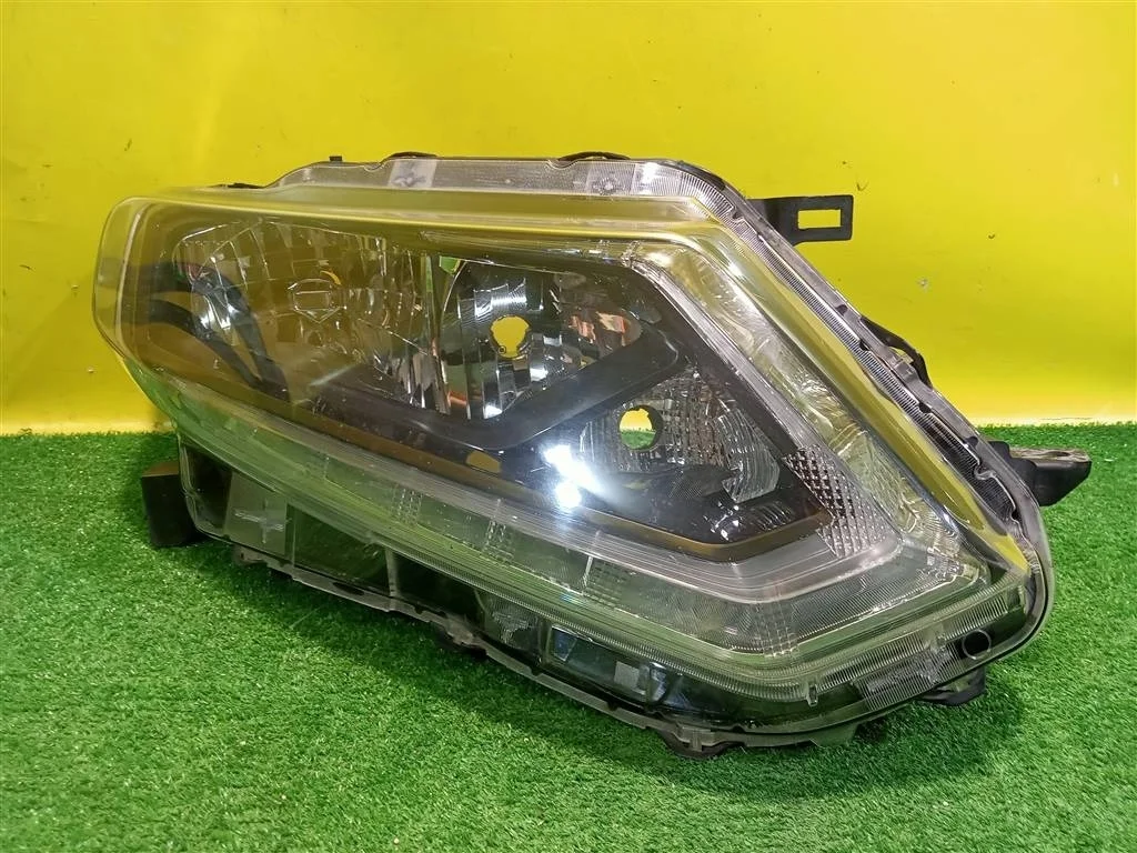 Фара правая Nissan X-Trail (T32) 2014