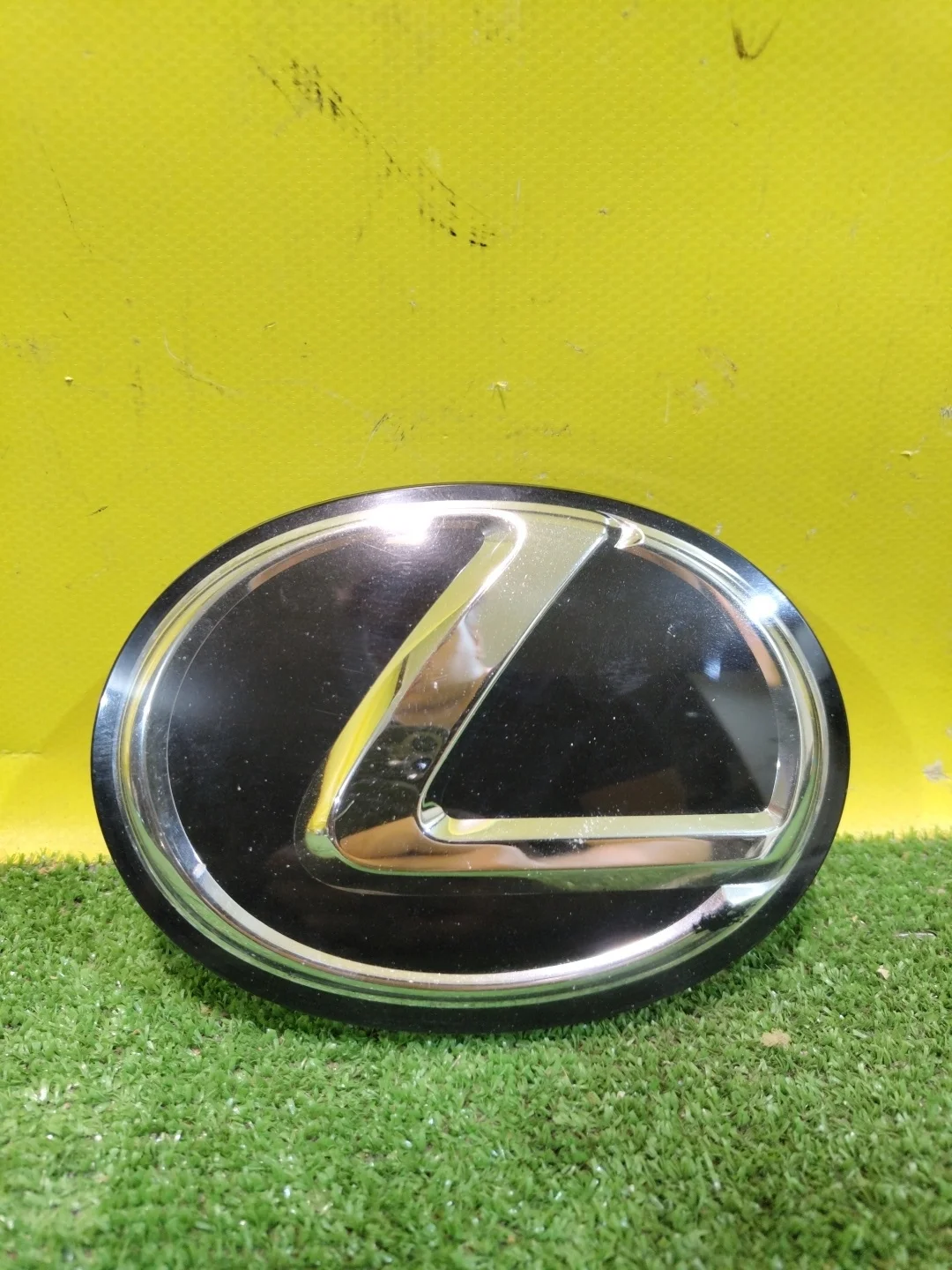 Эмблема Lexus RX 2015